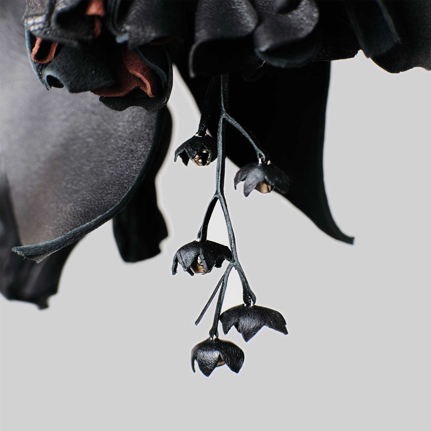 milk-of-lime-leather-bouquet-lederstrau-made-to-order image 2