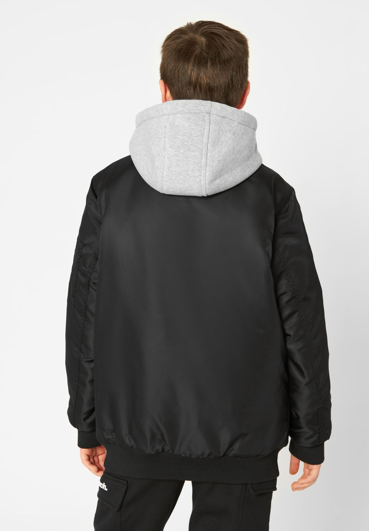 bench-bomper-jungen-anorak-black-mit-kapuze image 3