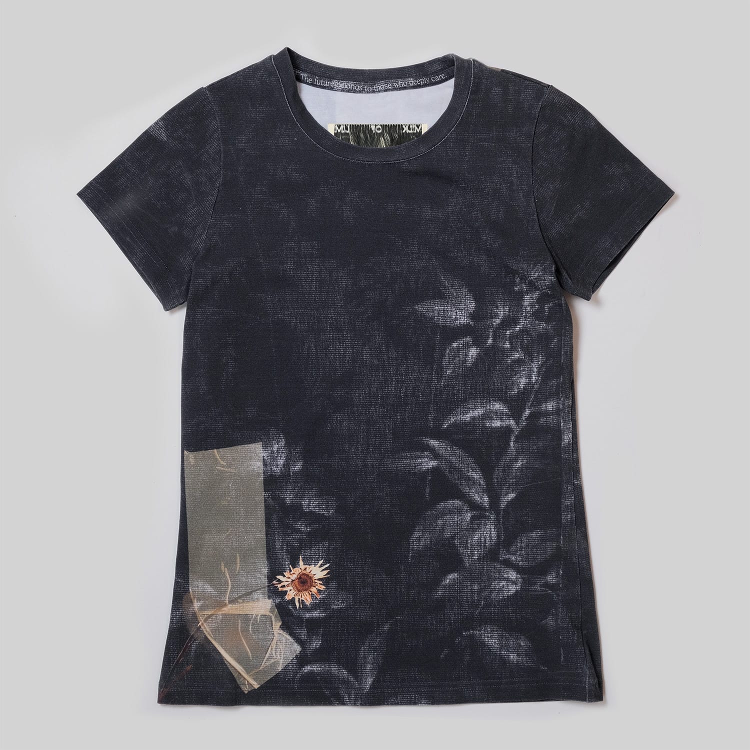 milk-of-lime-composition-babytee-top-schwarz image 1