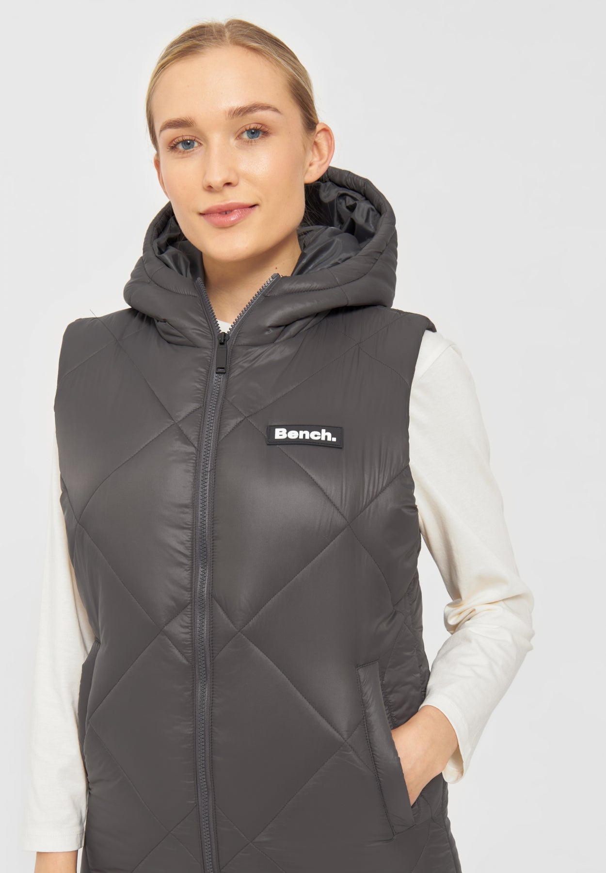 bench-nakiyah-steppweste-damen-khaki-mit-kapuze image 4
