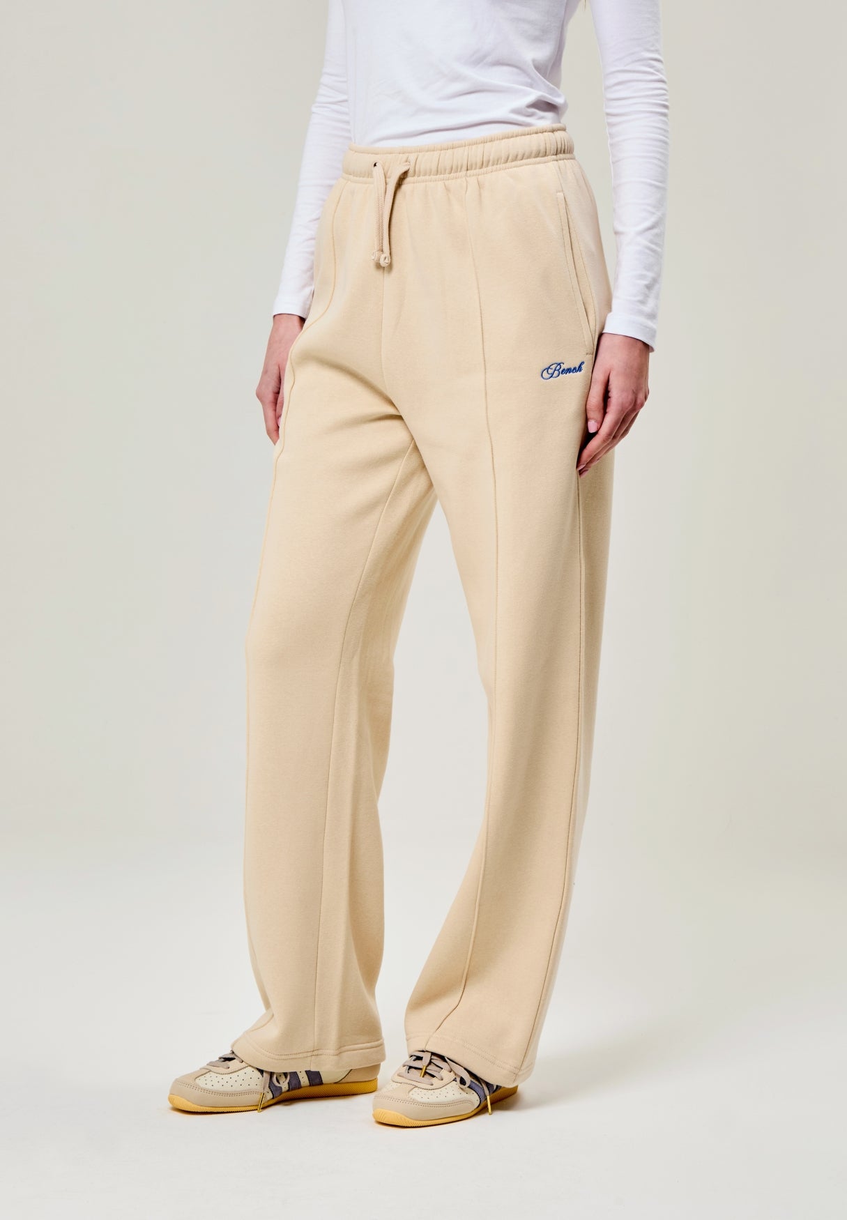 bench-embla-jogginghose-damen-ecru-slim-fit image 4