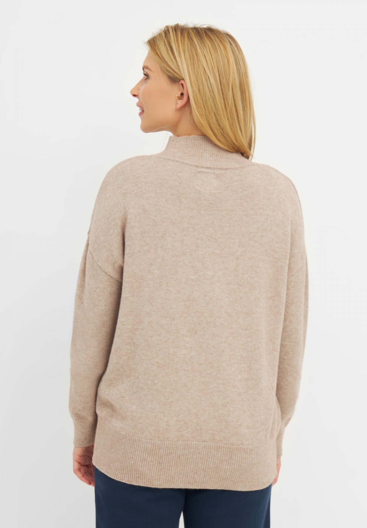 bench-hedda-pullover-damen-black-langarm image 7