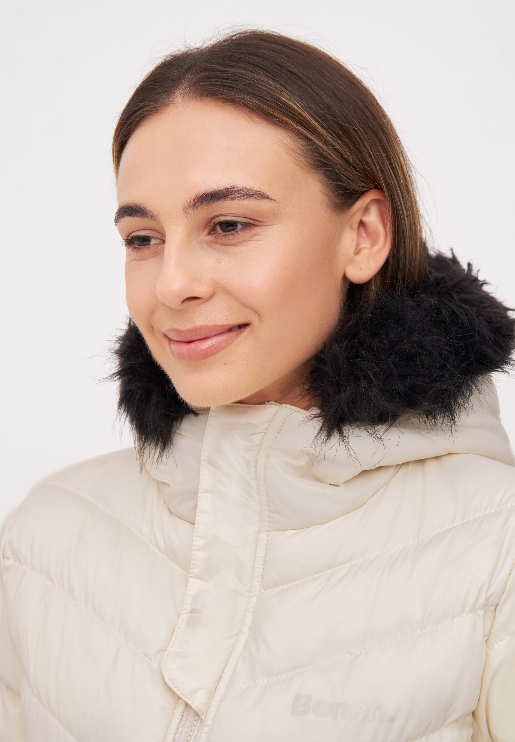 bench-inken-pufferjacke-damen-schwarz-mit-fellkapuze image 8