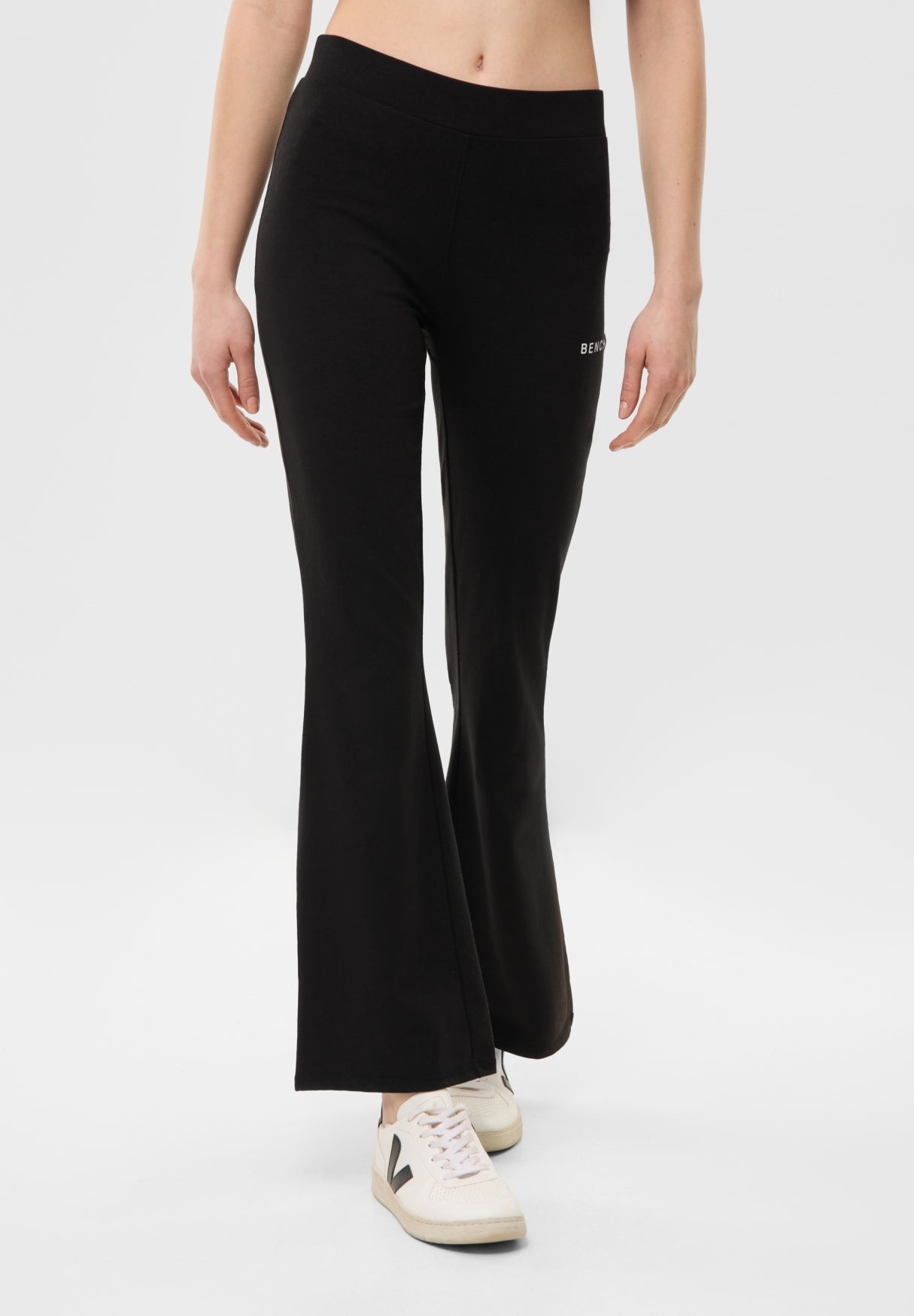bench-lalli-leggings-damen-black-flare-slim-fit image 2