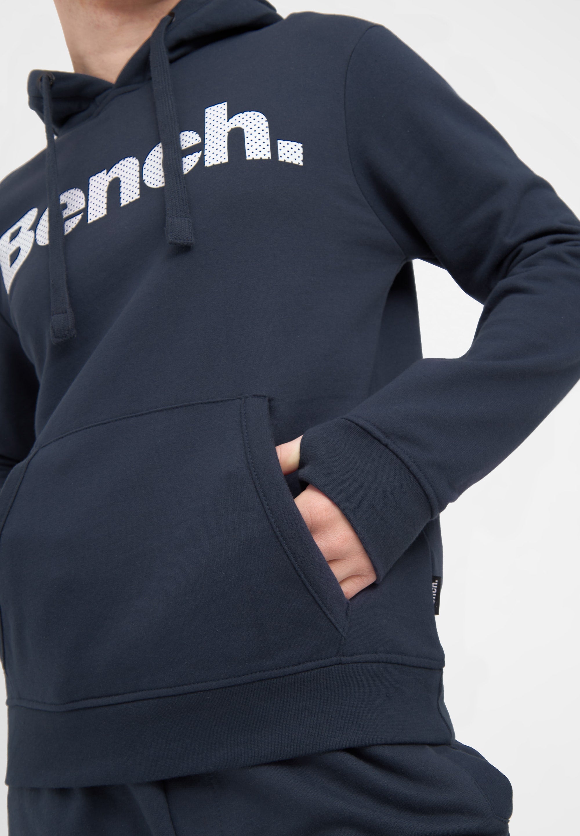 bench-skinner-hoodie-herren-schwarz-kapuzenpullover-schmal image 8