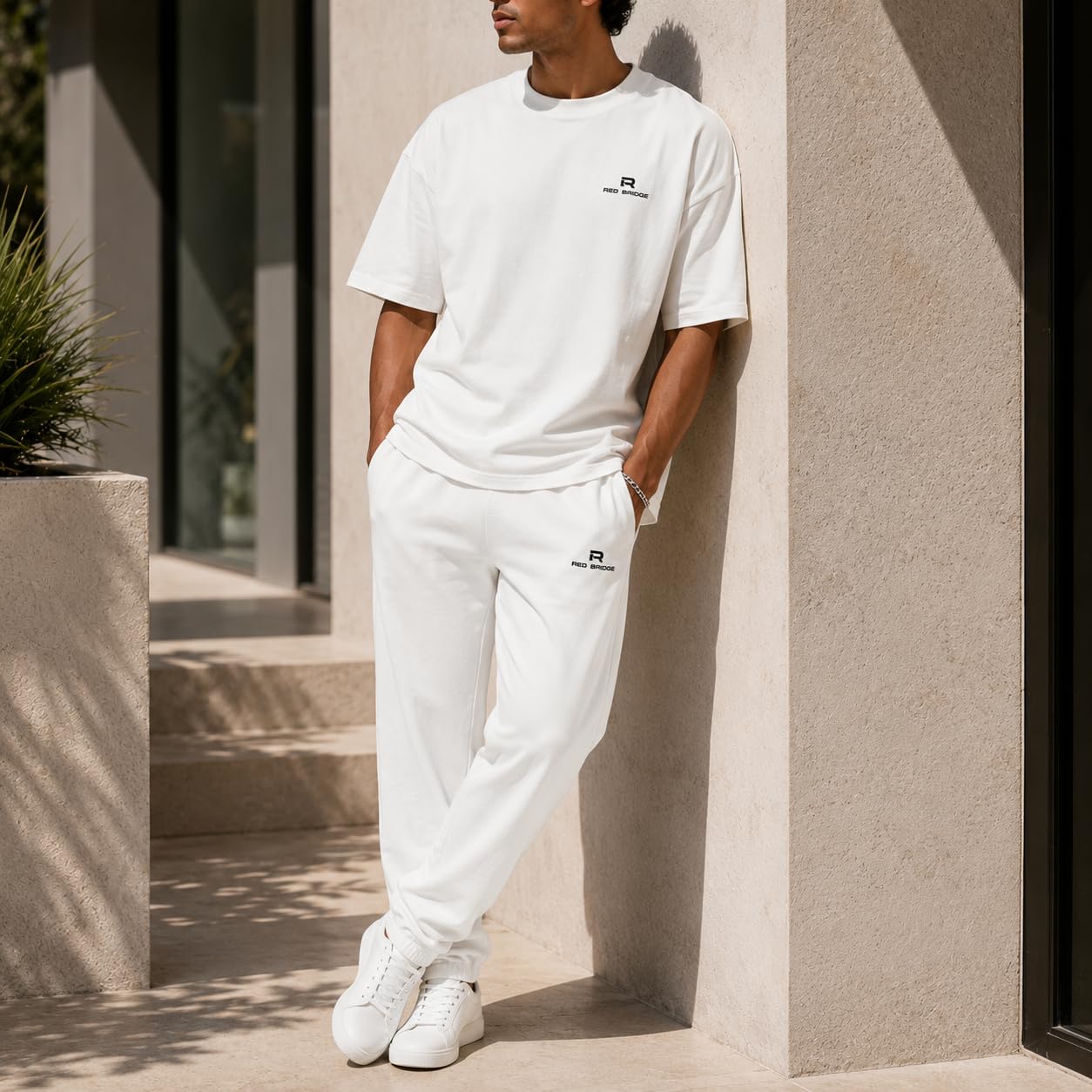 redbridge-jogginganzug-herren-set-schwarz-t-shirt-hose-basic image 2