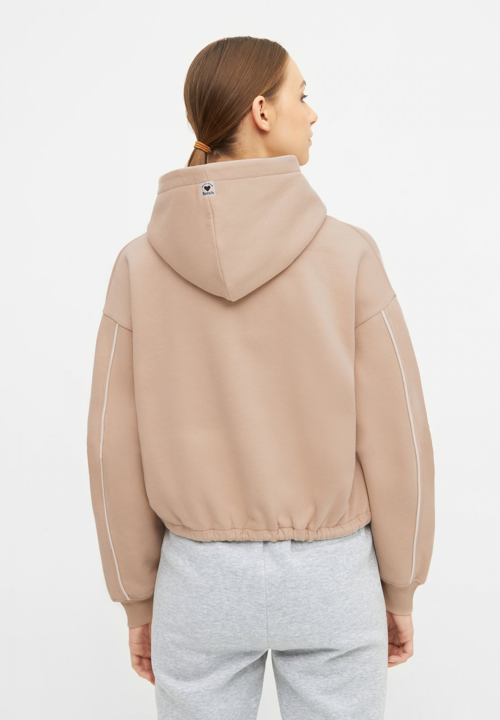 bench-vimmerby-hoodie-damen-beige-cropped-mit-logo image 3