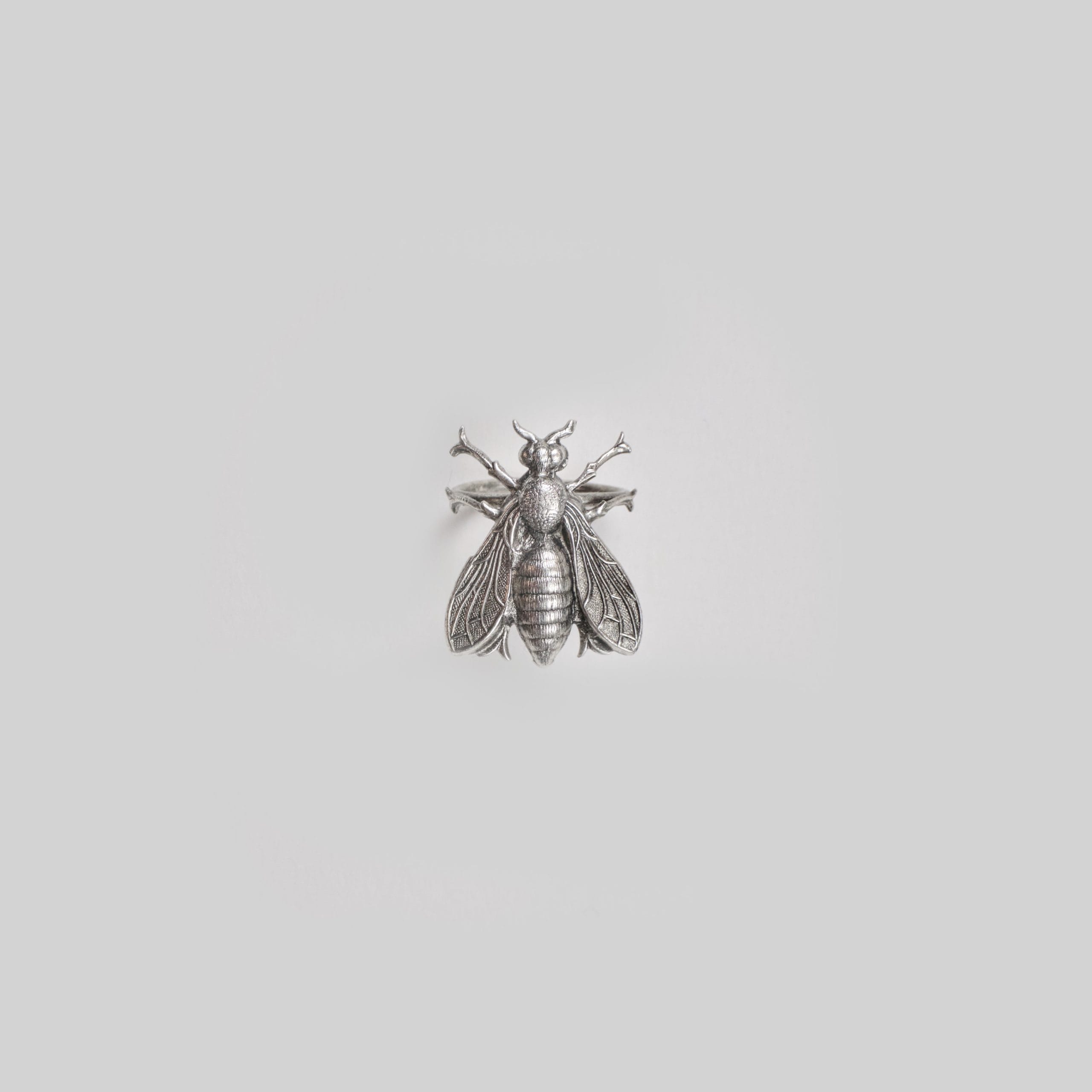 milk-of-lime-pollination-ring-statement-fingerring image 3