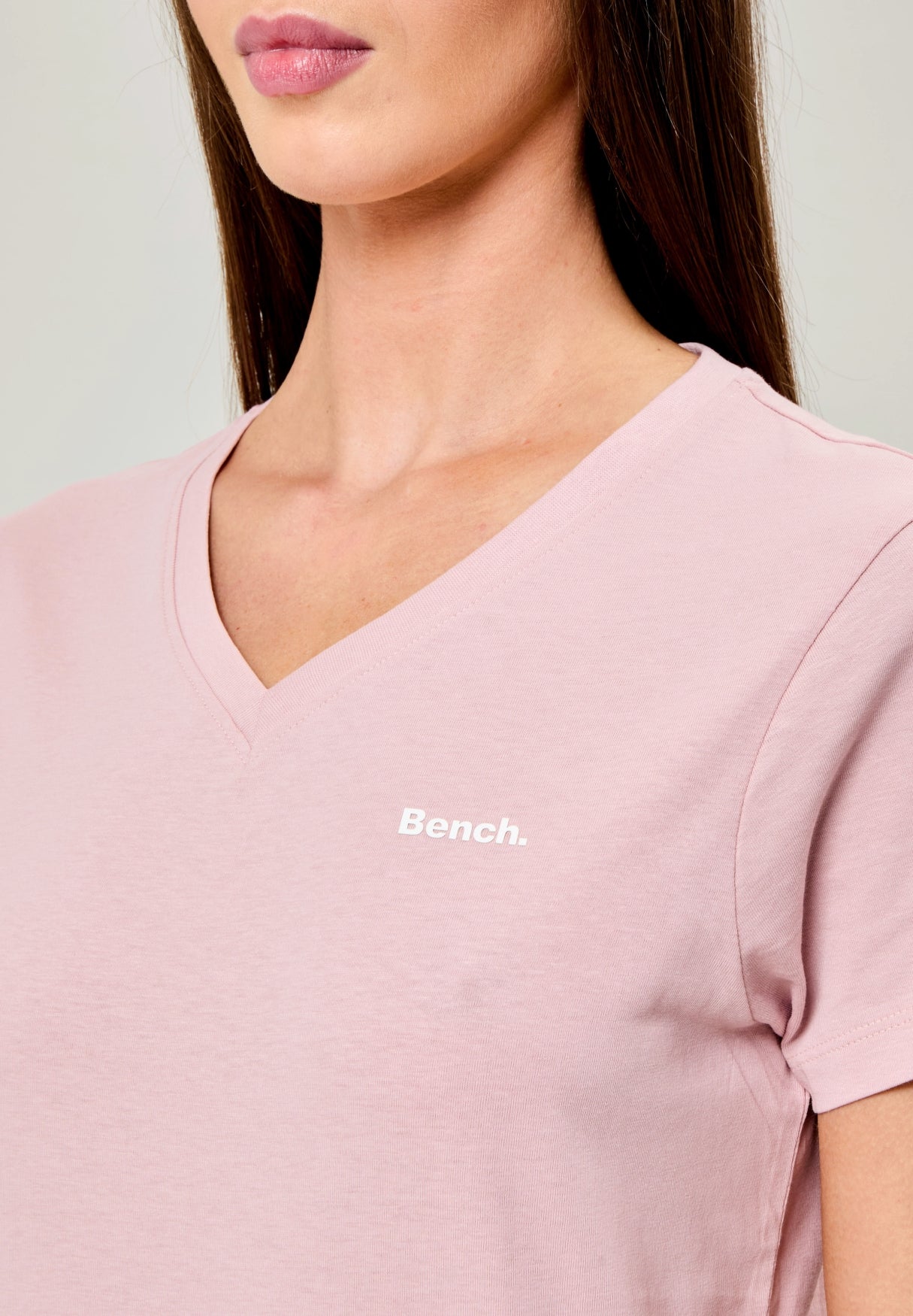 bench-bellatrix-t-shirt-damen-schwarz-v-ausschnitt image 5