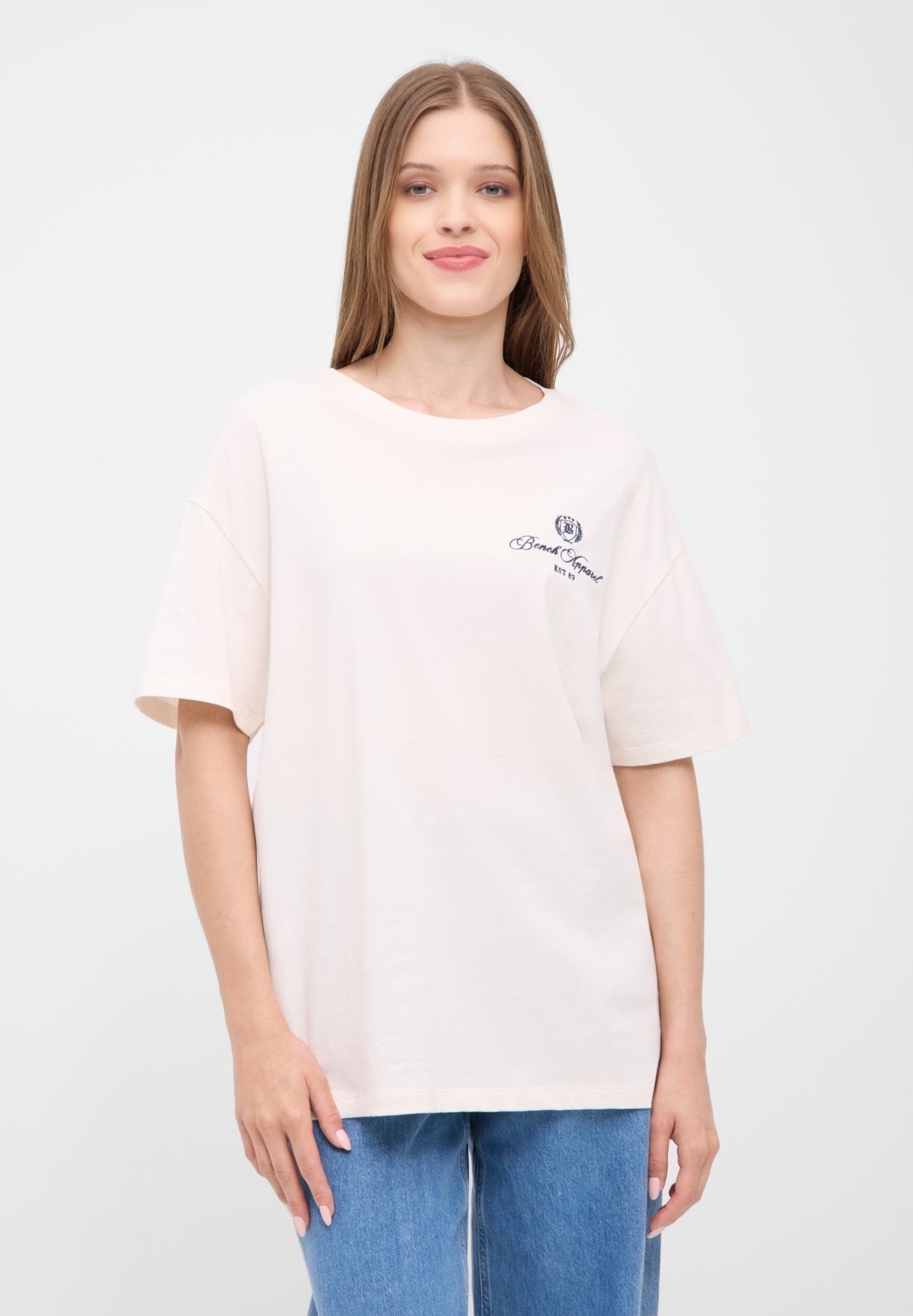 bench-taja-t-shirt-damen-black-college-stickerei image 5