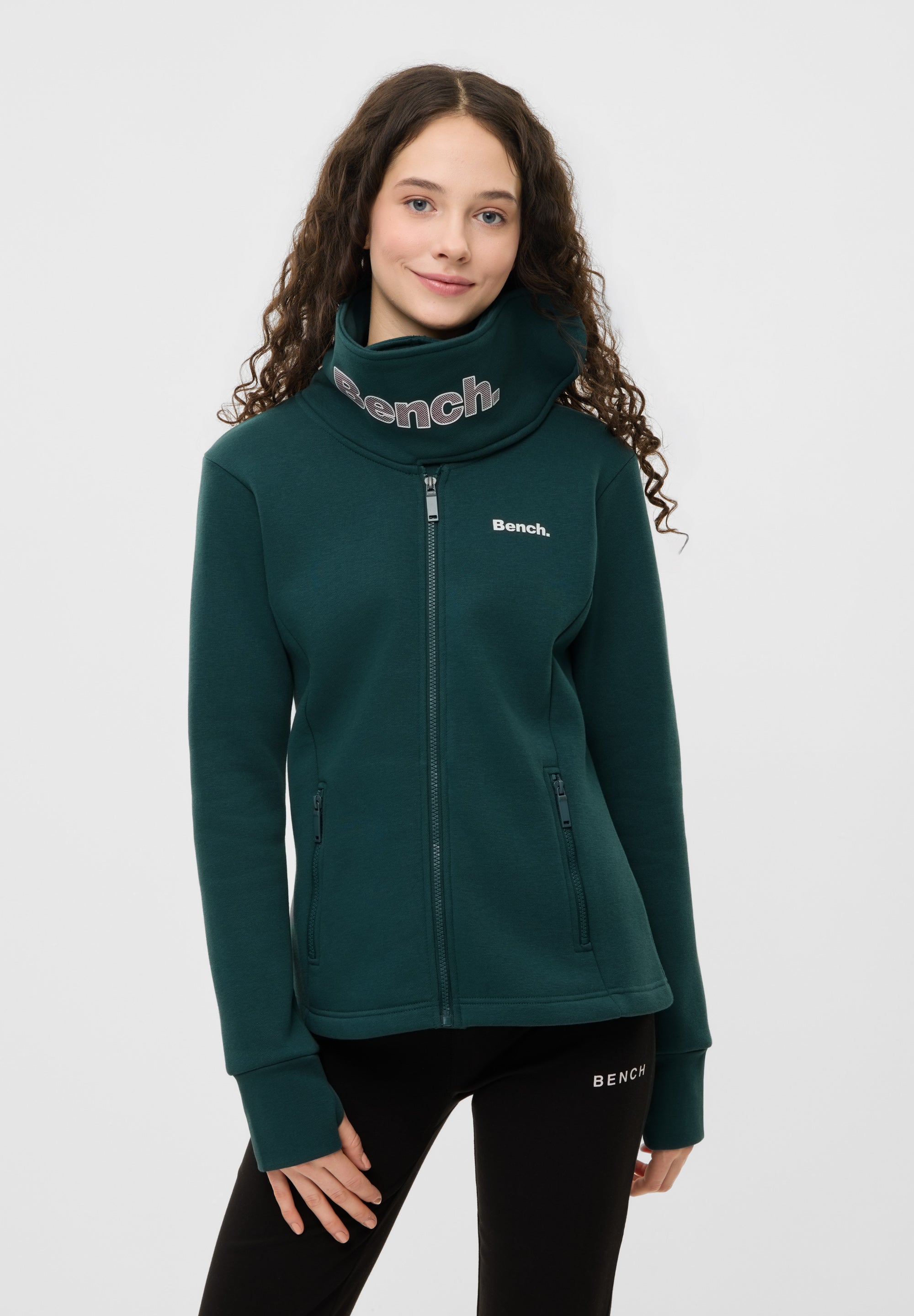 bench-haylo-sweatjacke-damen-black-slim-fit image 2