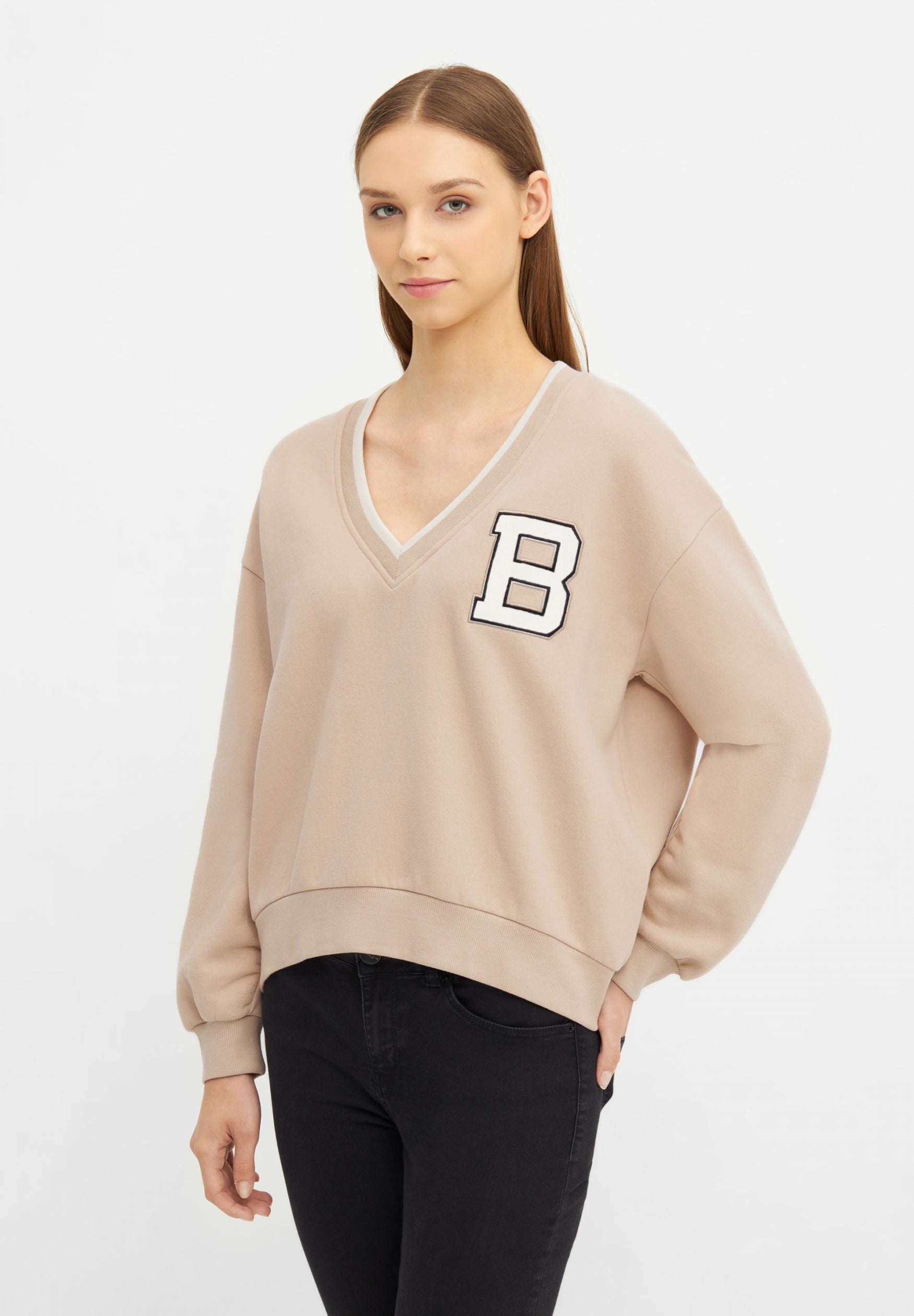 bench-solna-sweater-damen-v-neck-schwarz-cropped image 6