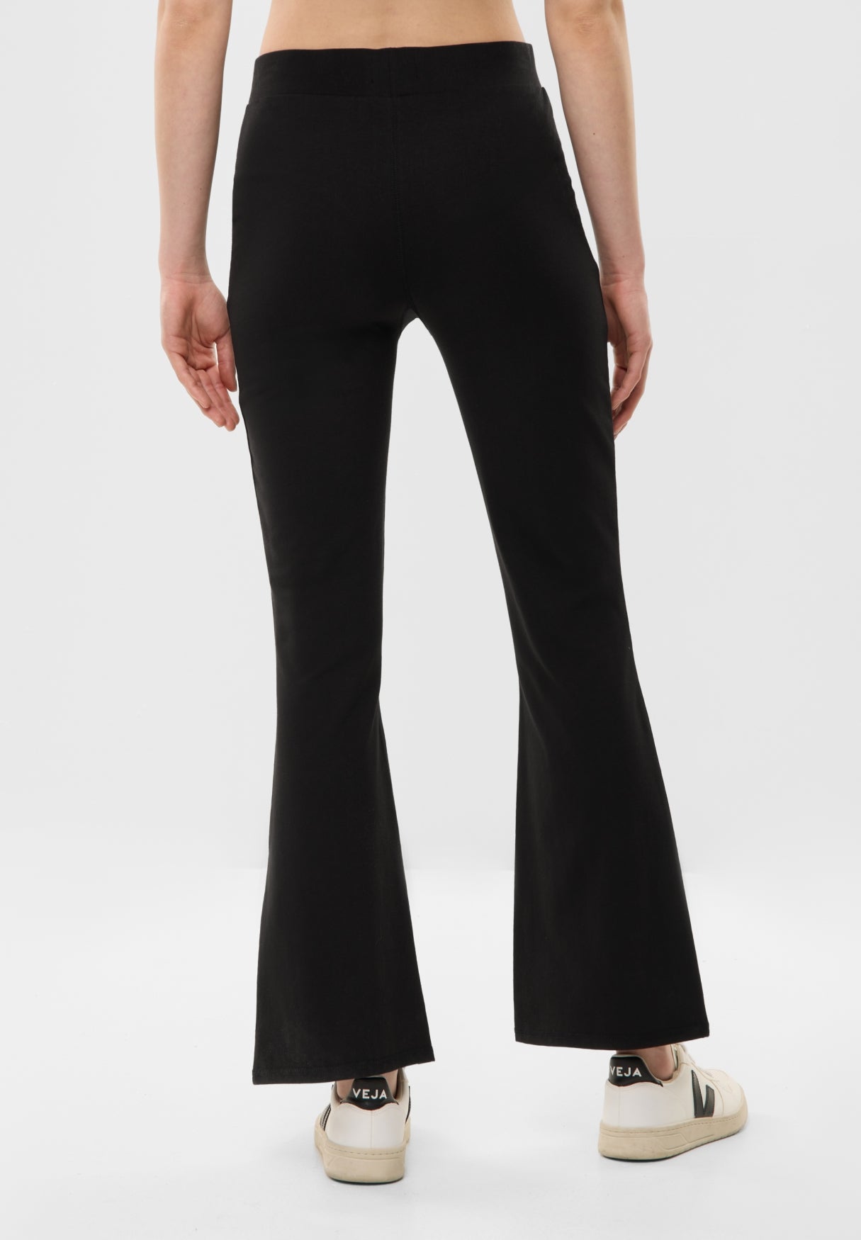 bench-lalli-leggings-damen-black-flare-slim-fit image 3