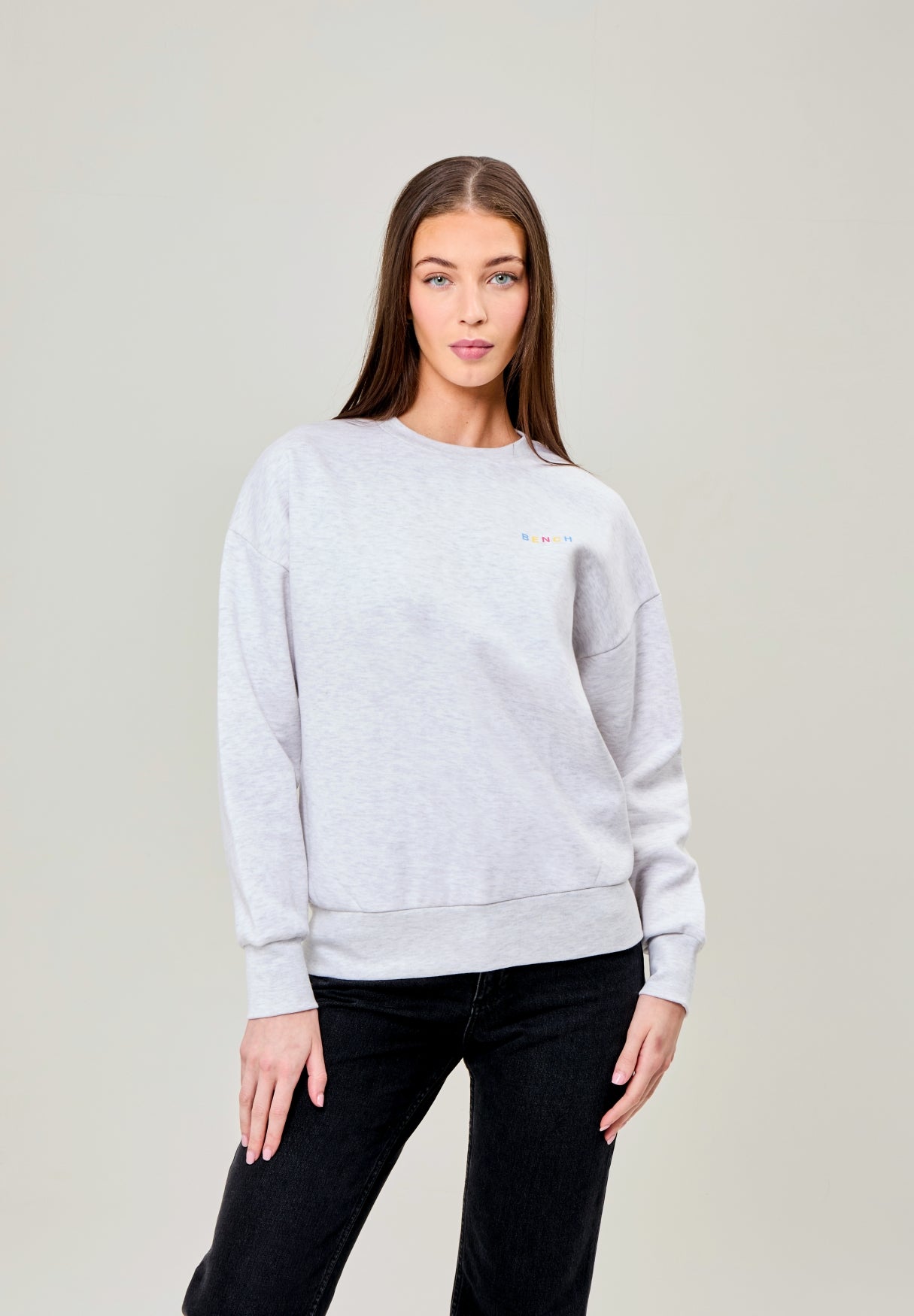 bench-janny-damen-sweatshirt-charcoal-logo-regular-fit image 7