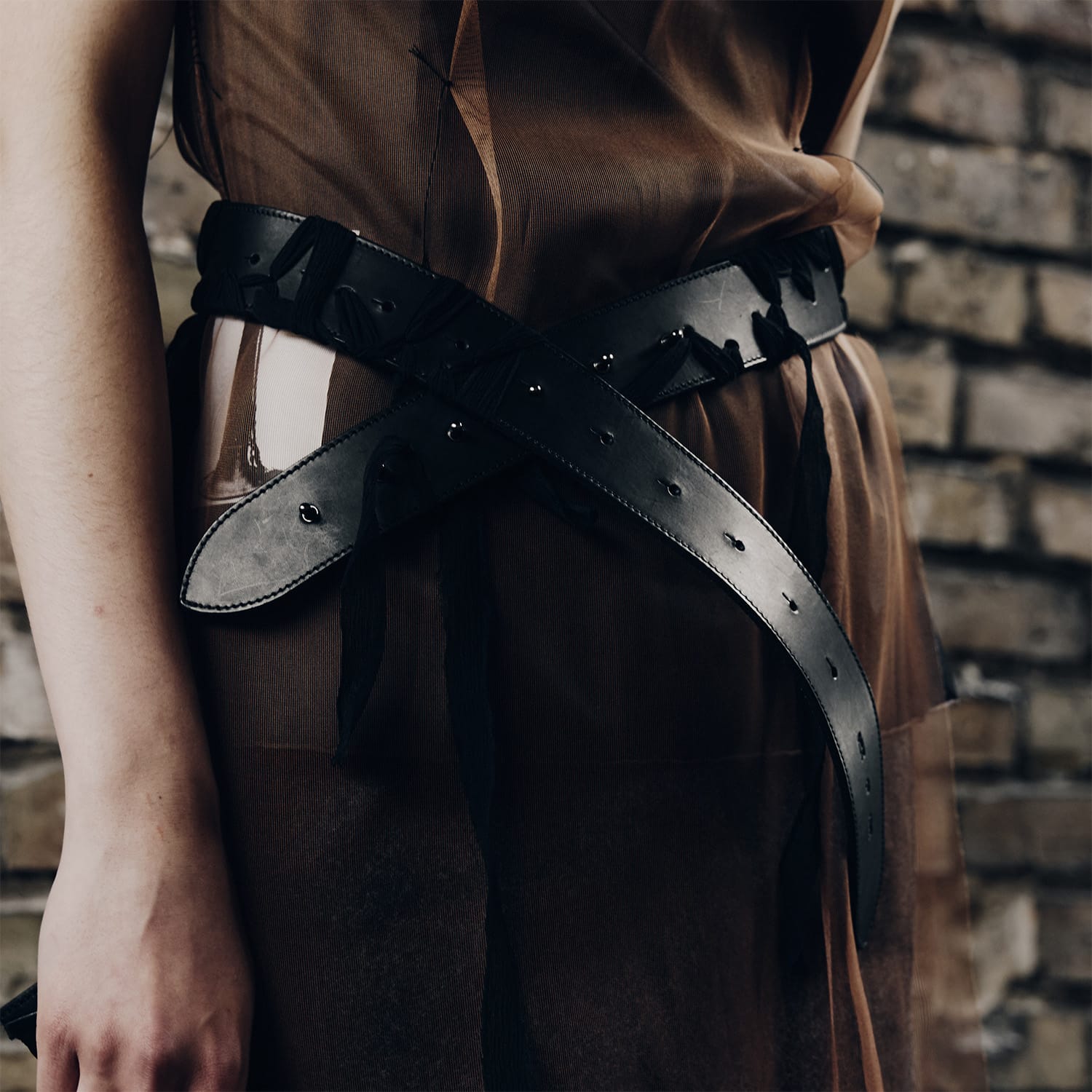 milk-of-lime-overgrown-belt-g-rtel-schwarz image 3