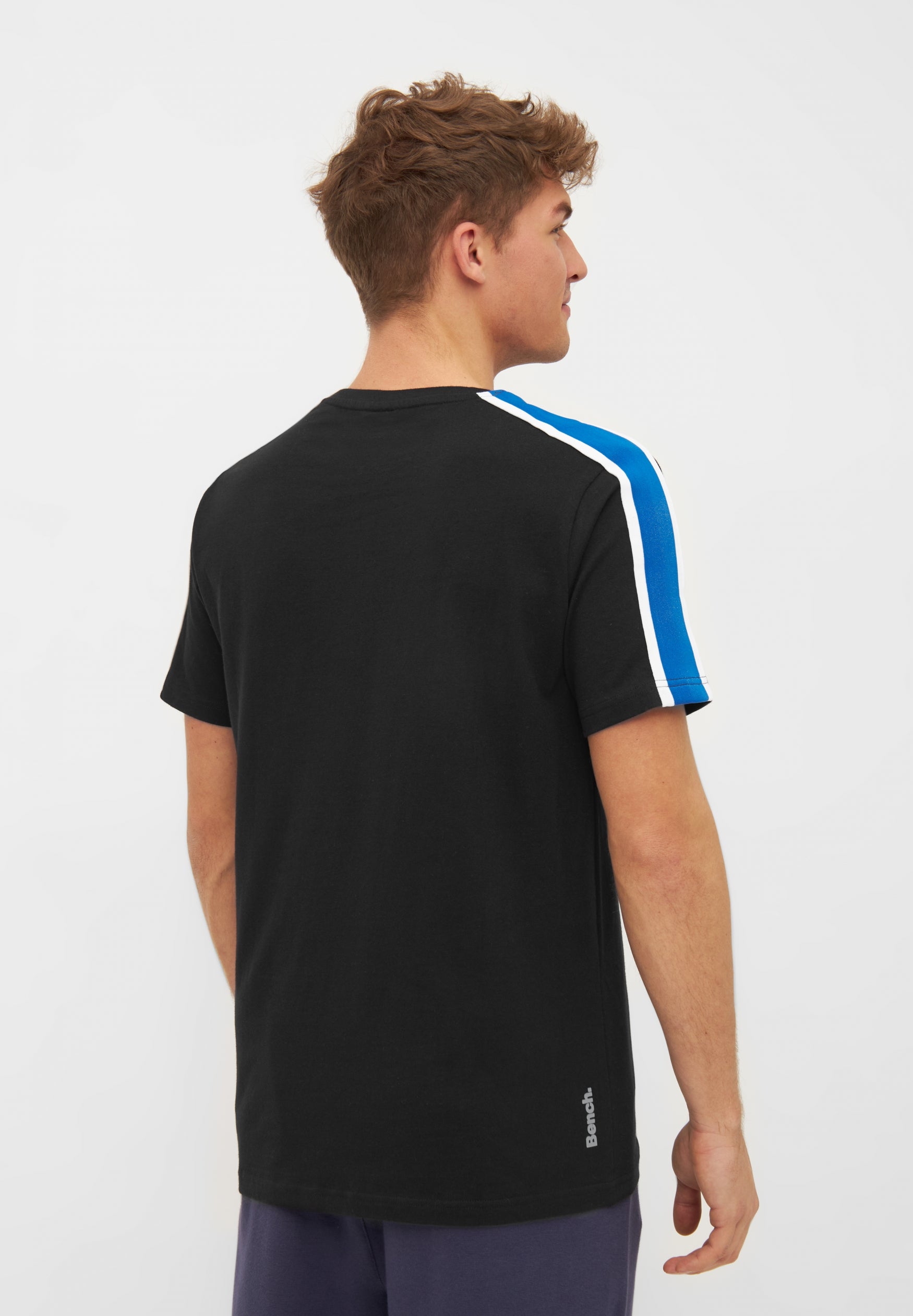 bench-sanja-t-shirt-herren-schwarz-mit-logo-druck image 8