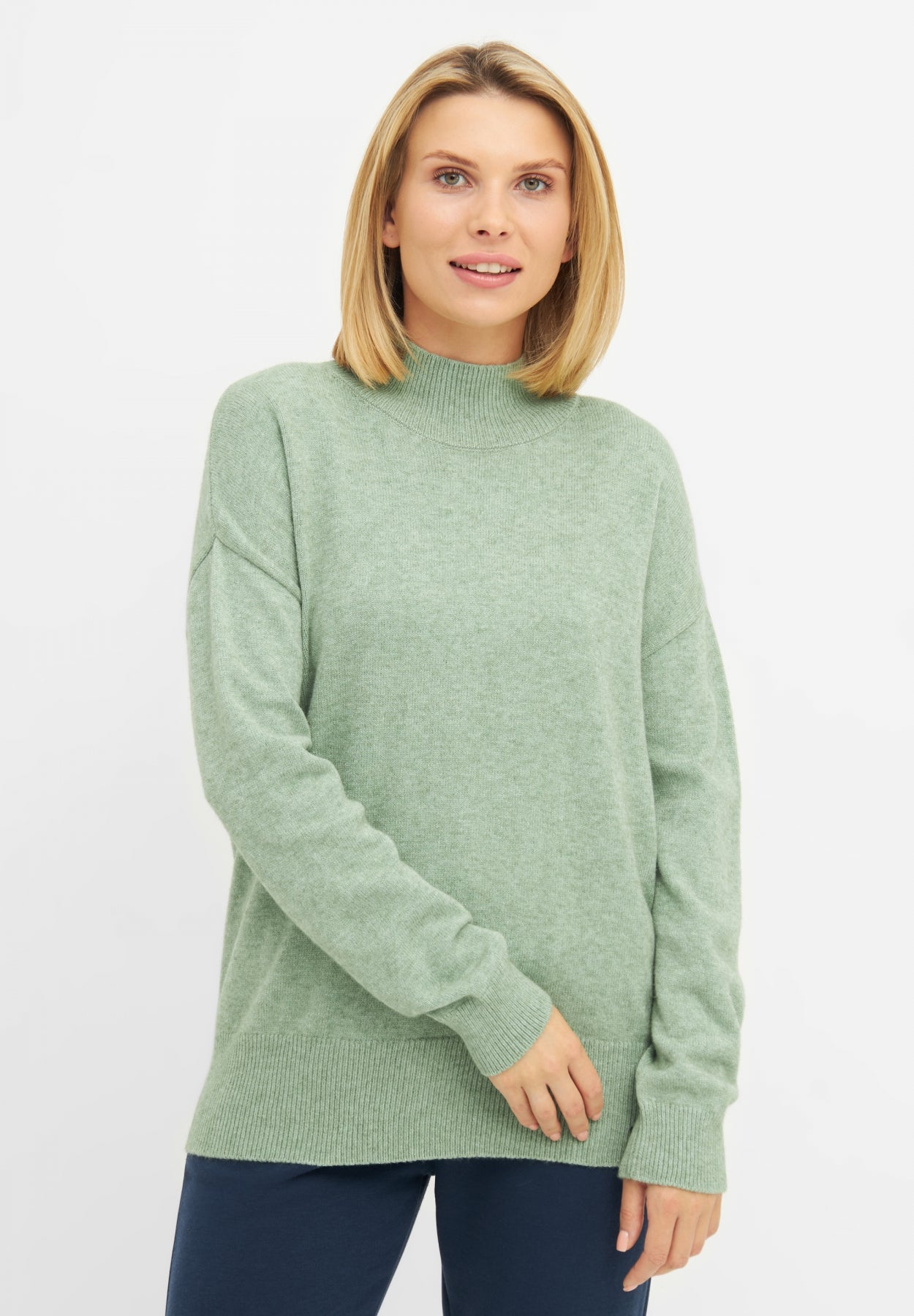 bench-hedda-pullover-damen-black-langarm image 3