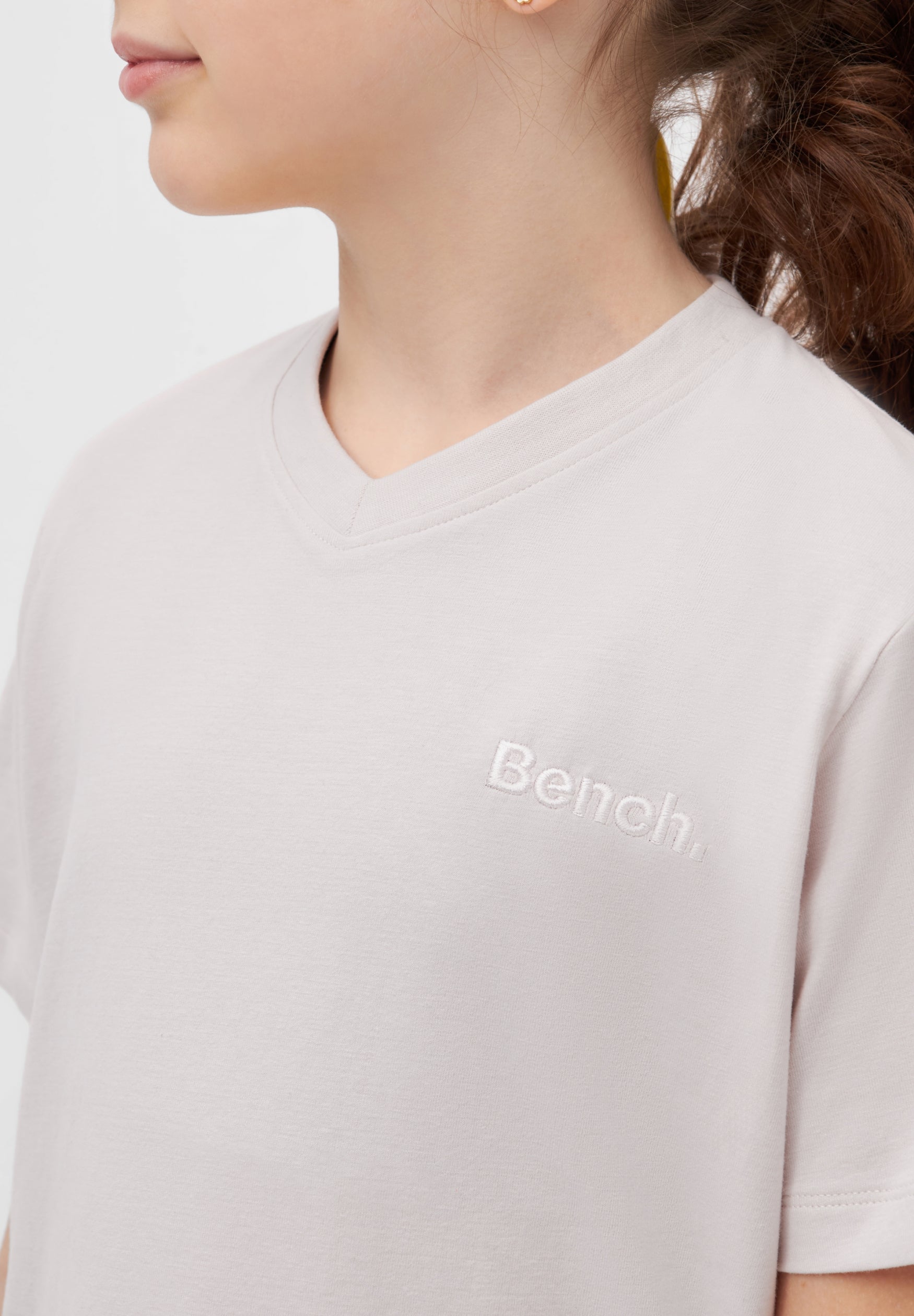 bench-adlin-g-t-shirt-f-r-m-dchen-mit-v-ausschnitt-in-graystone-und-weiteren-far image 8