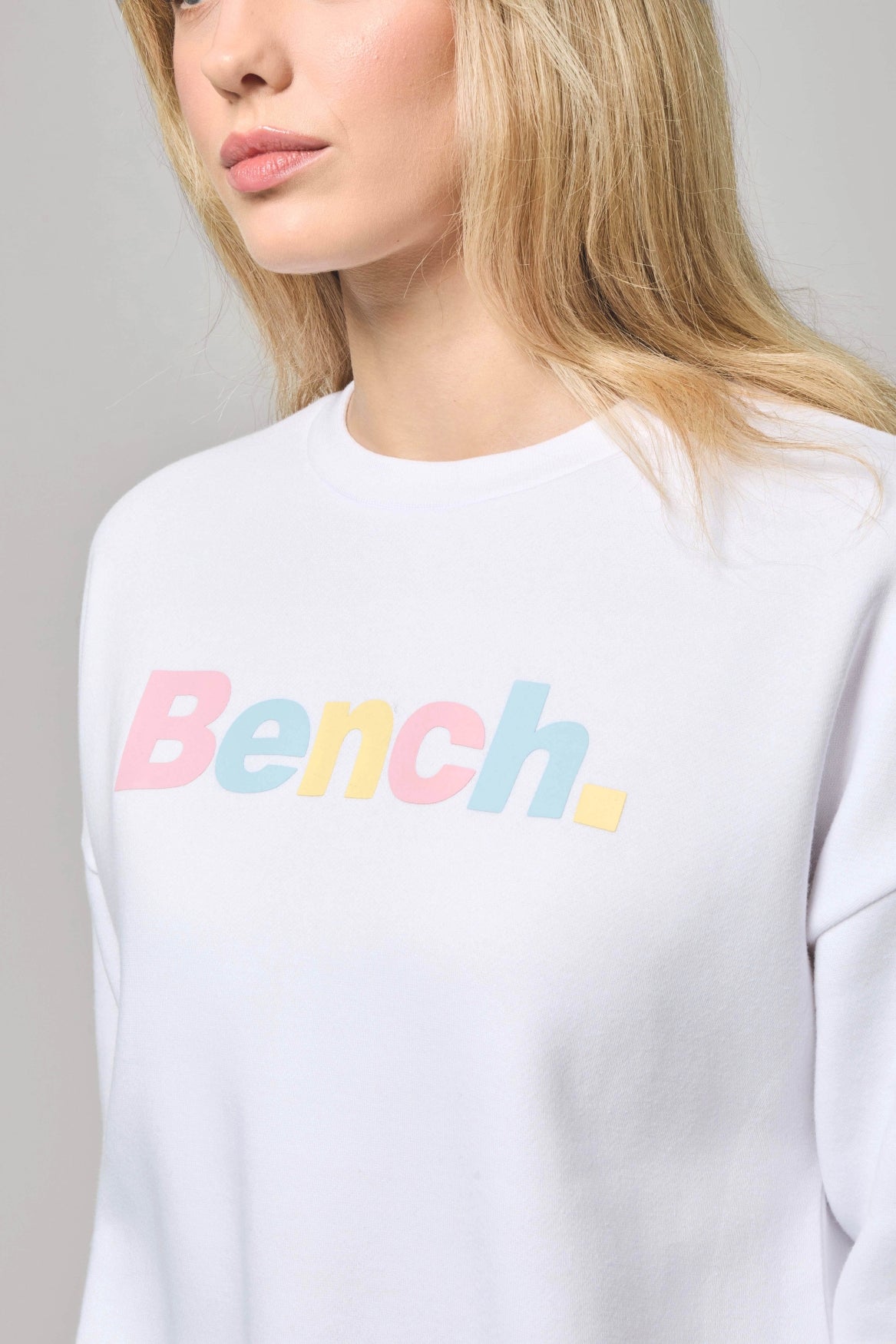 bench-kaufa-sweatshirt-damen-regular-fit-rundhals-in-wei-navy-oder-light-sage image 4
