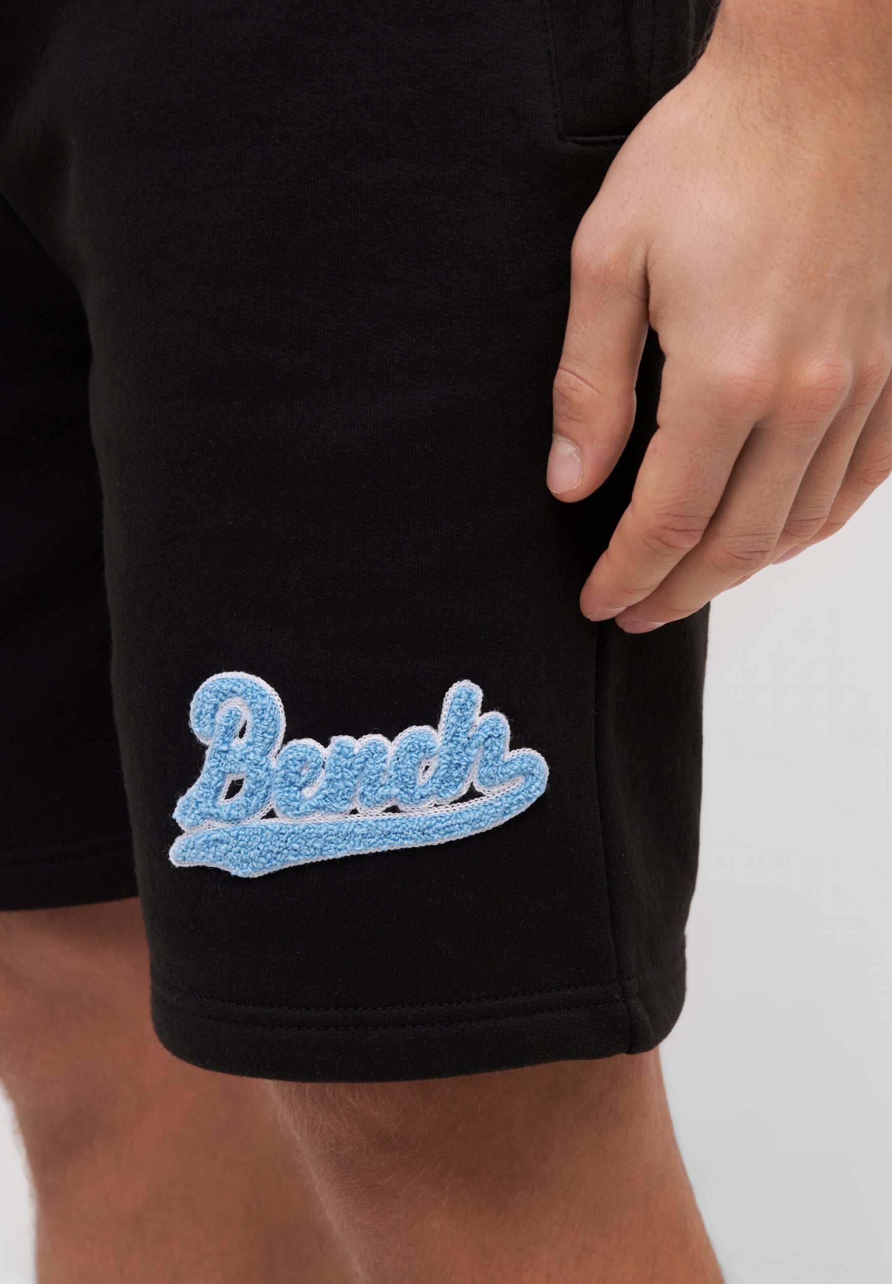bench-delver-sweatshorts-herren-navy-lockerer-schnitt image 4