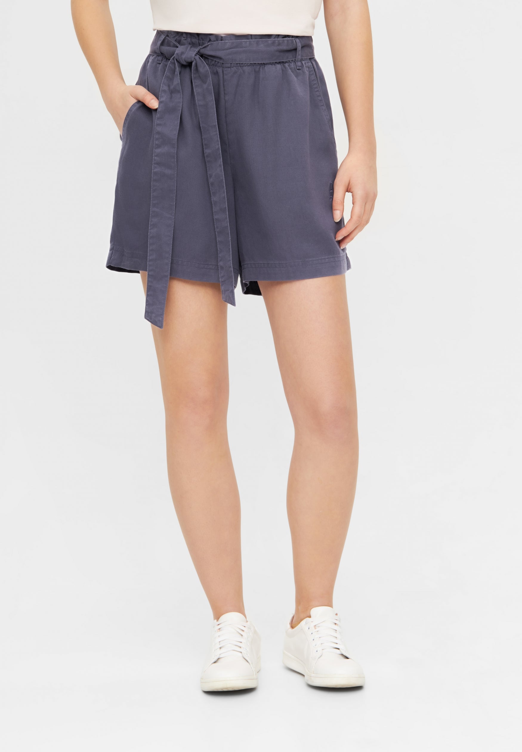 bench-mildred-shorts-damen-white-alyssum-aus-tencel image 2
