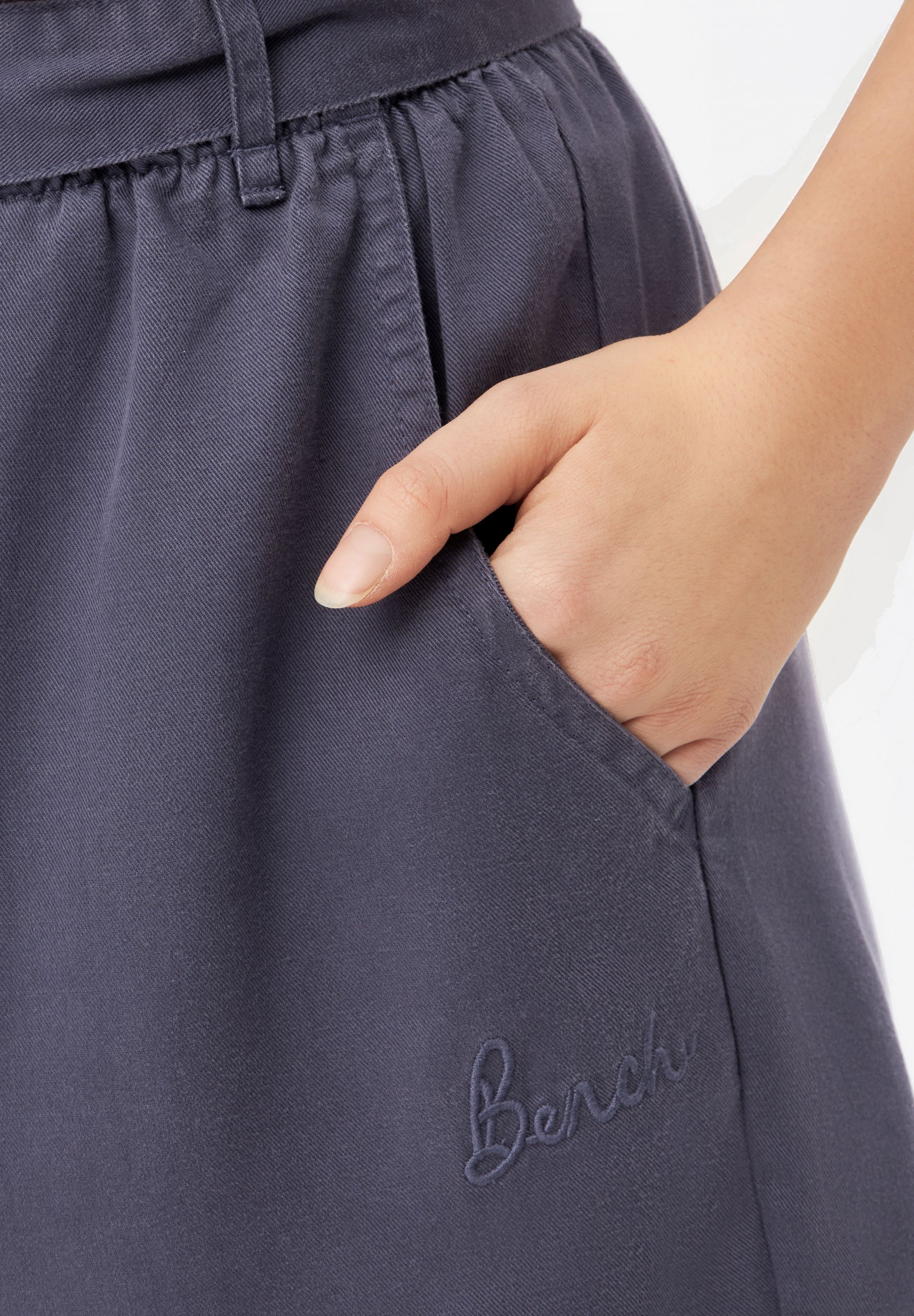 bench-mildred-shorts-damen-white-alyssum-aus-tencel image 4