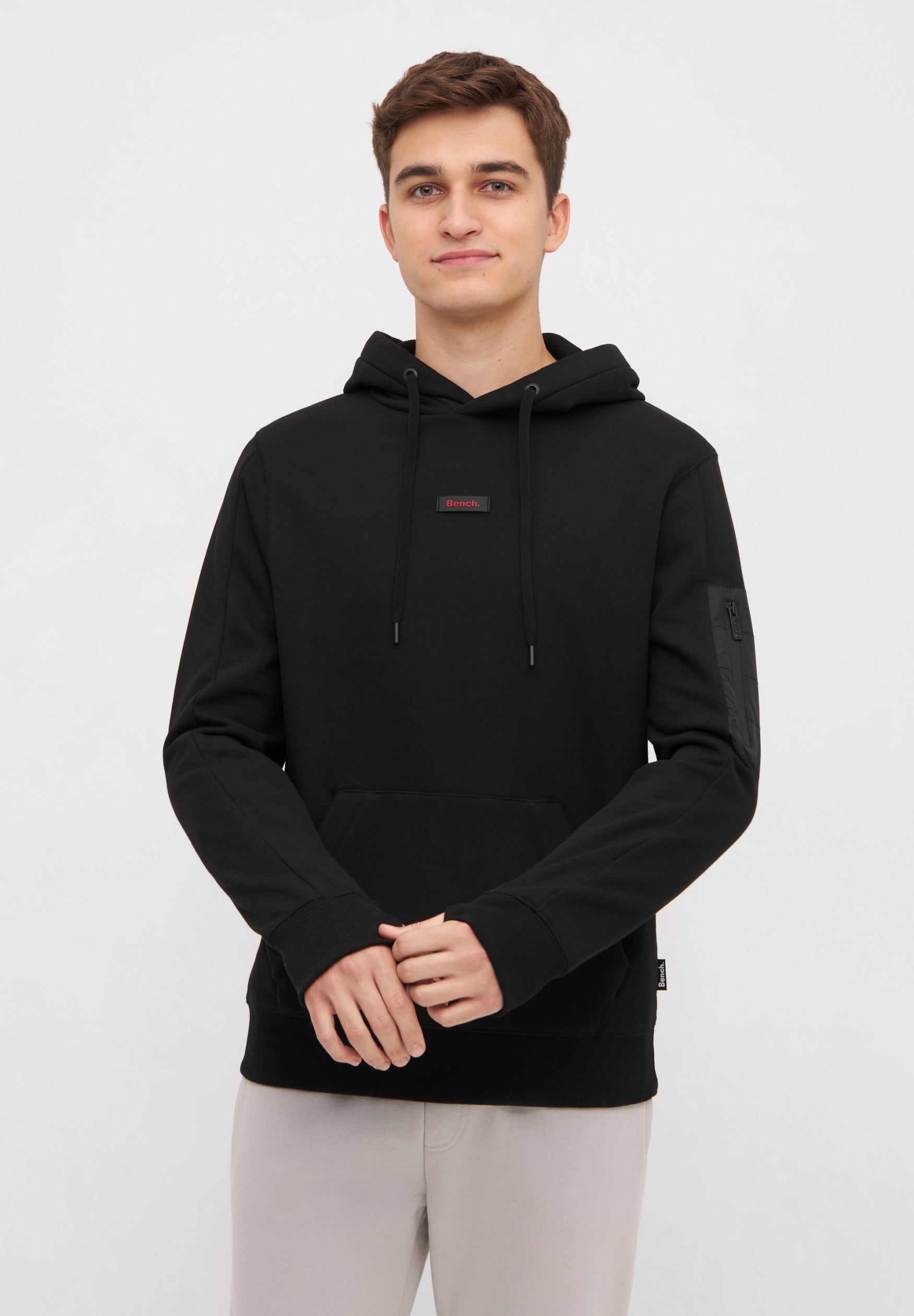 bench-rudyard-hoodie-herren-schwarz-k-ngurutasche image 3