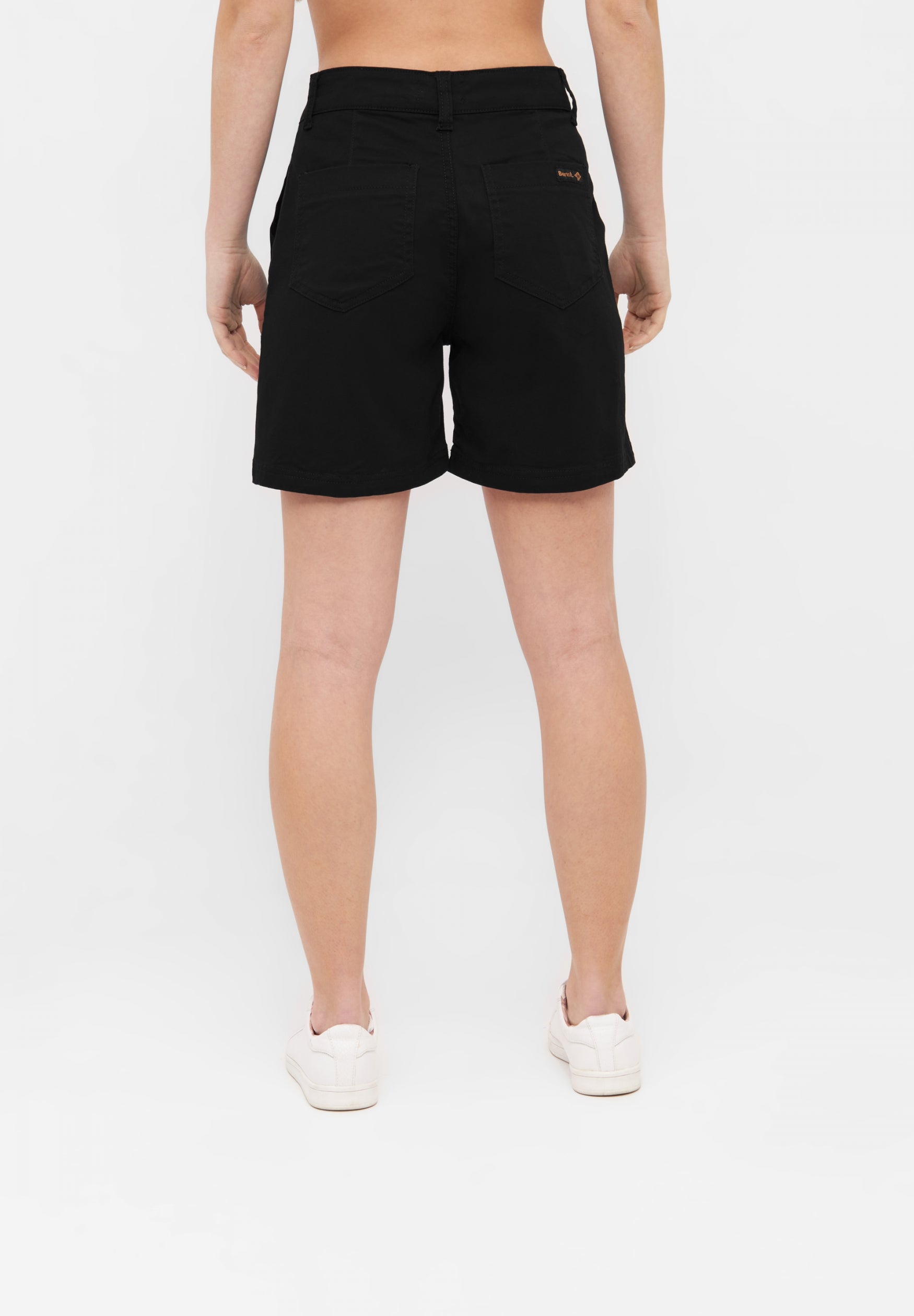 bench-kannon-shorts-damen-black-mit-taschen image 3