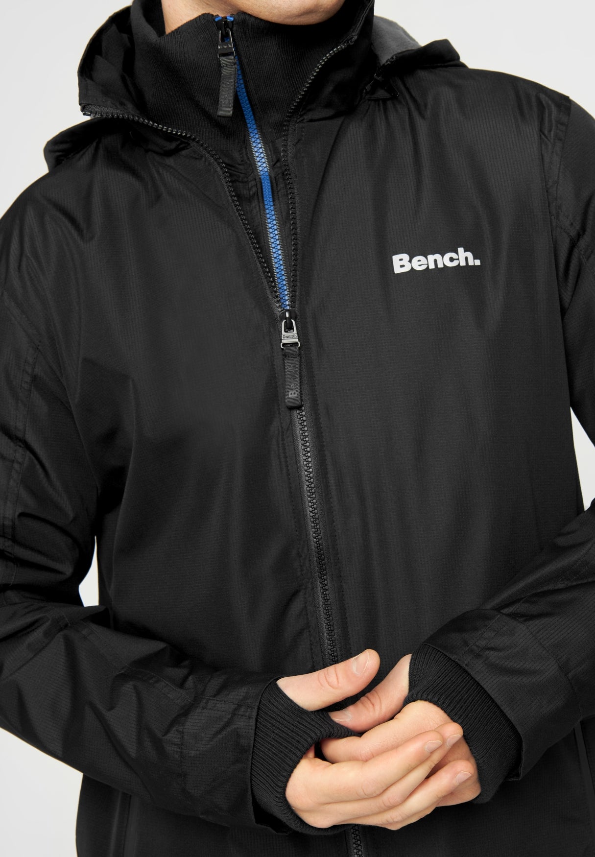 bench-hawn-herren-jacke-anorak-schwarz-mit-kapuze image 8