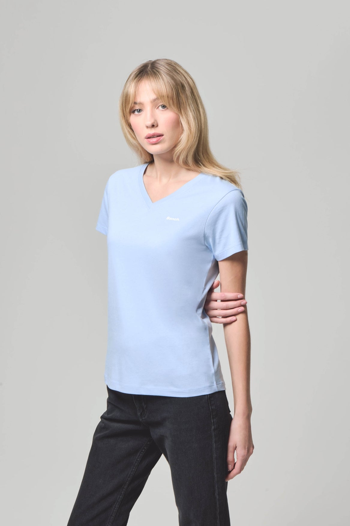 bench-bellatrix-t-shirt-damen-schwarz-v-ausschnitt image 7