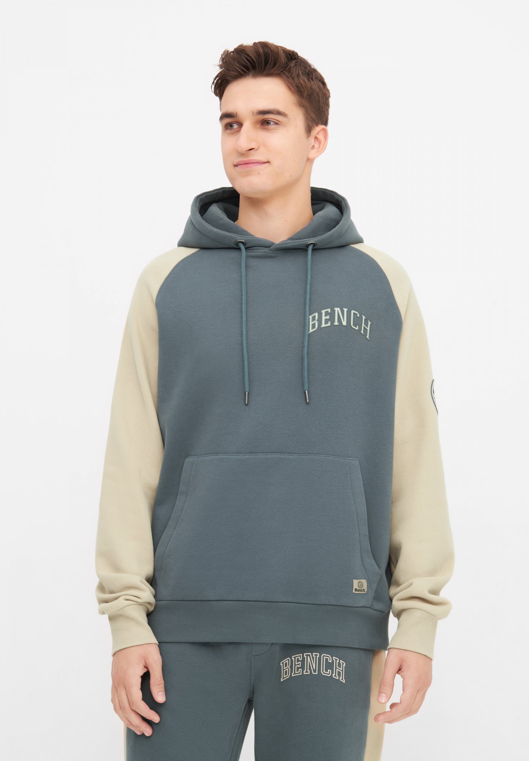 bench-varberg-hoodie-herren-dark-slate-k-ngurutasche image 2