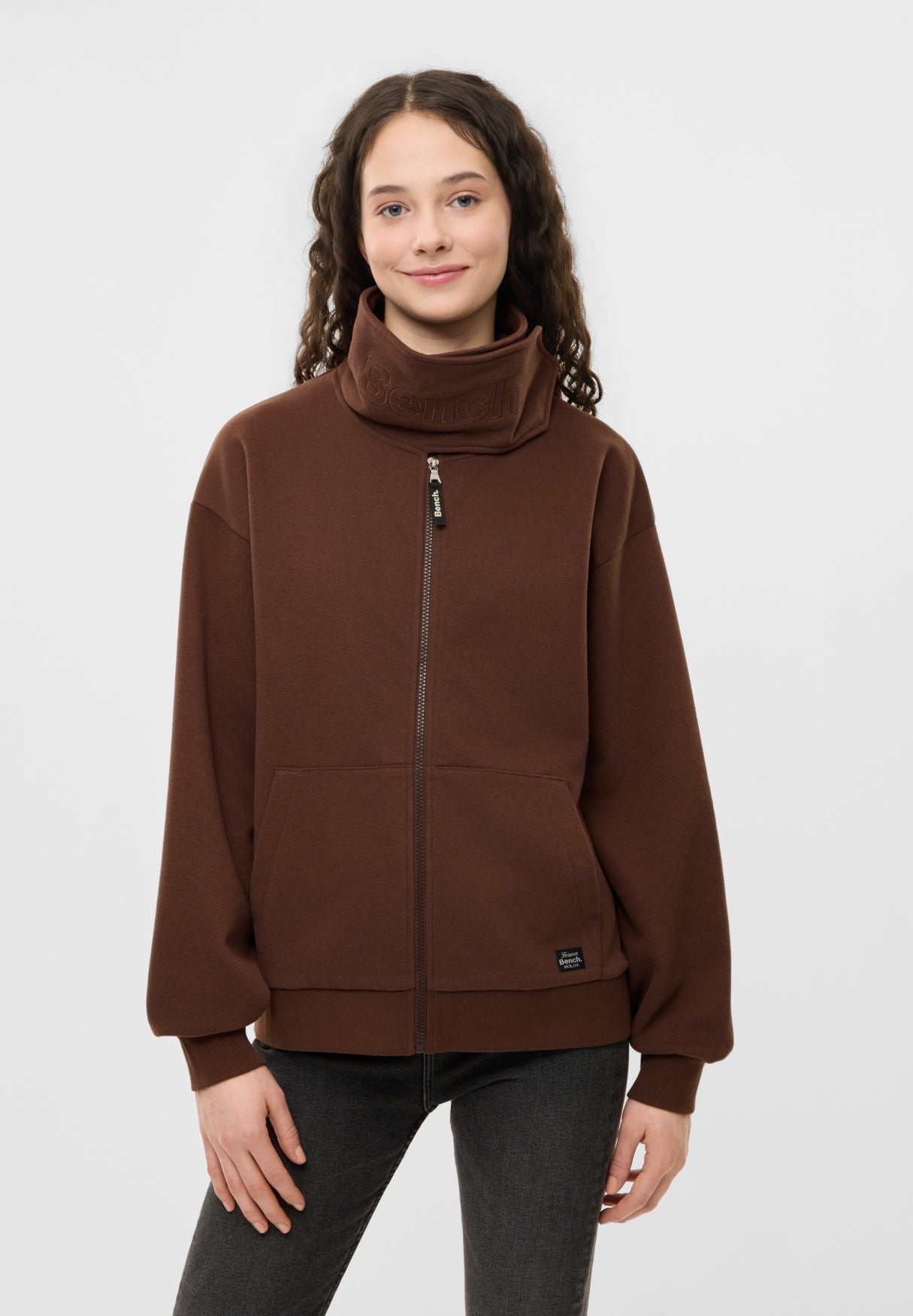 bench-denia-sweatjacke-damen-beige-mit-funnelneck image 2