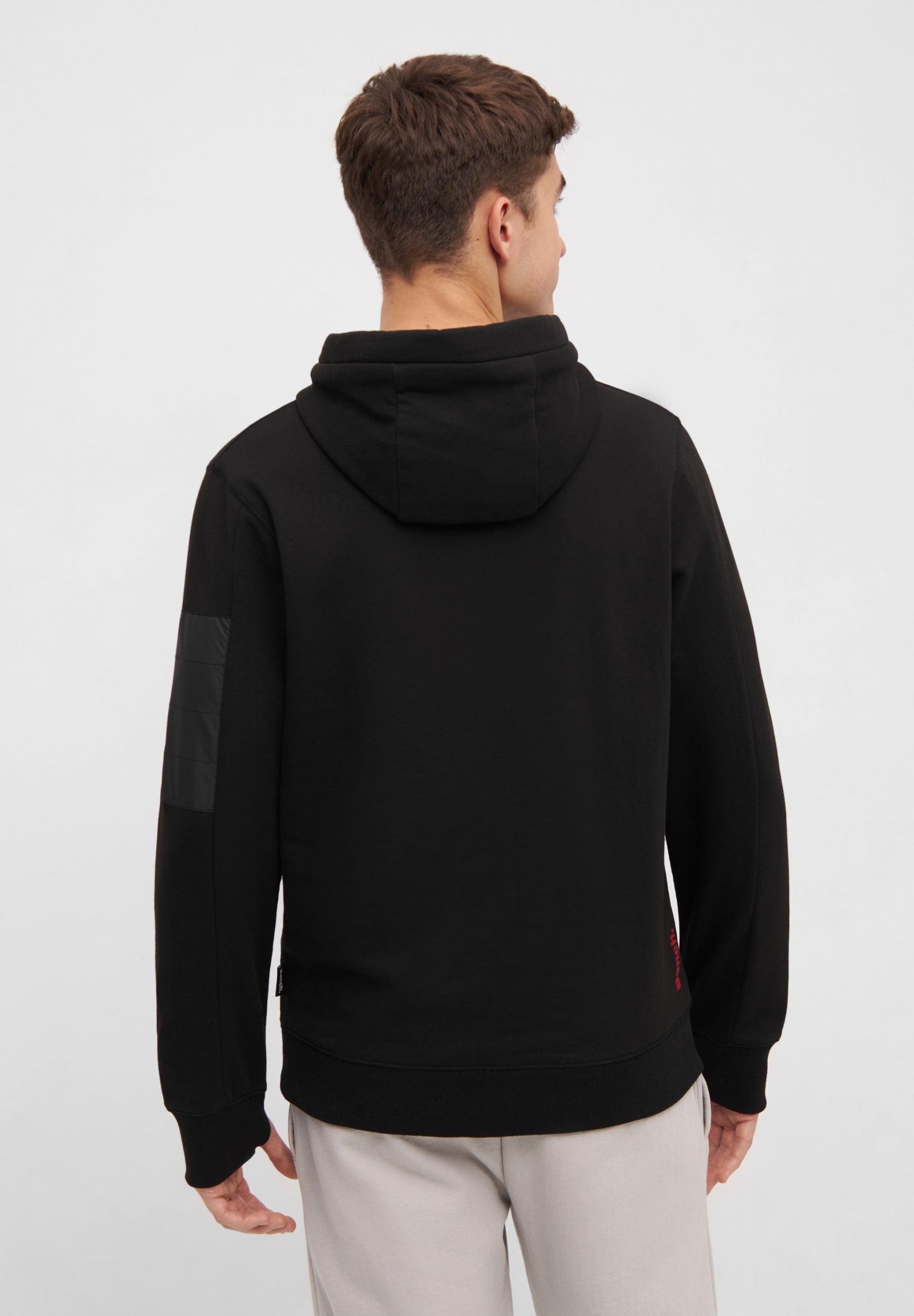 bench-rudyard-hoodie-herren-schwarz-k-ngurutasche image 4