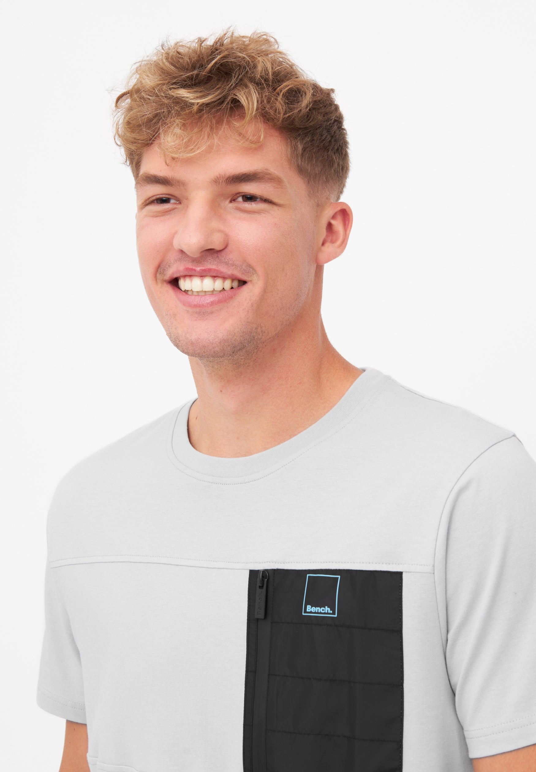 bench-sandbach-herren-t-shirt-black-baumwolle-brusttasche image 4