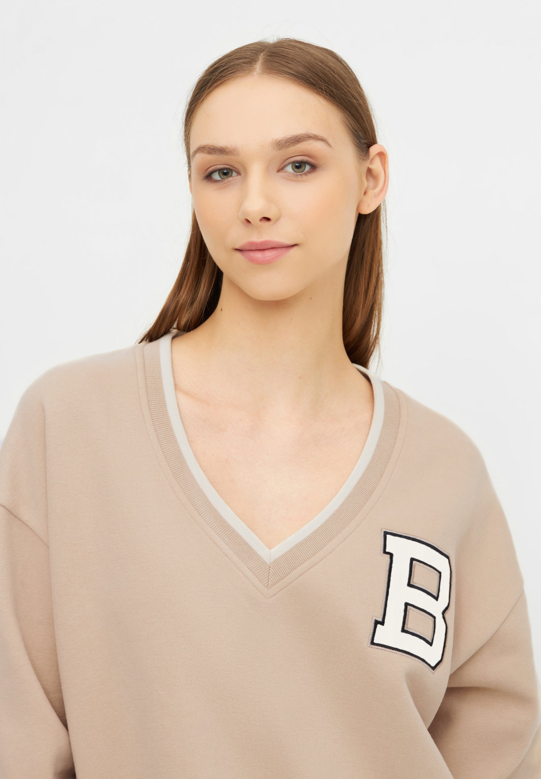 bench-solna-sweater-damen-v-neck-schwarz-cropped image 8