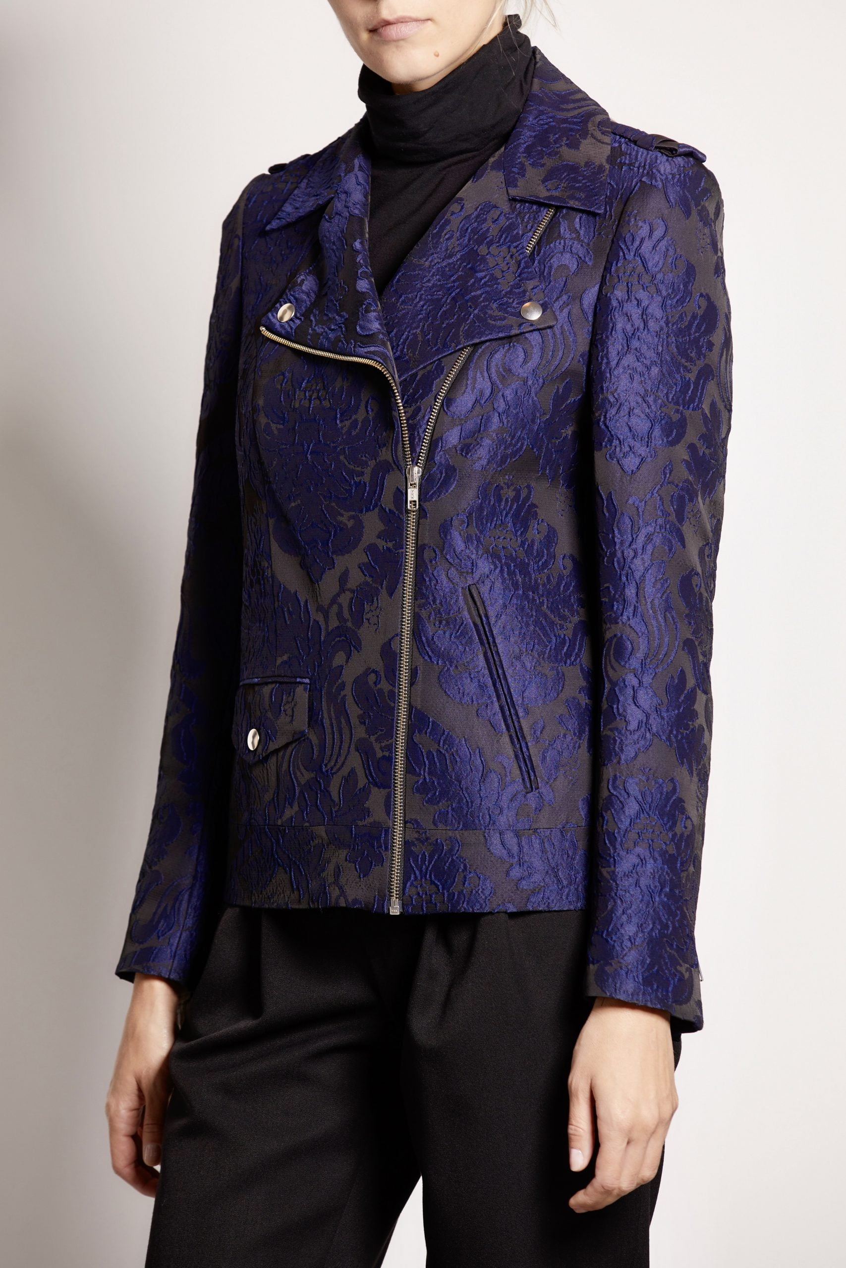 mariusz-przybylski-kurtki-jacquard-bikerjacke-ramoneska image 4