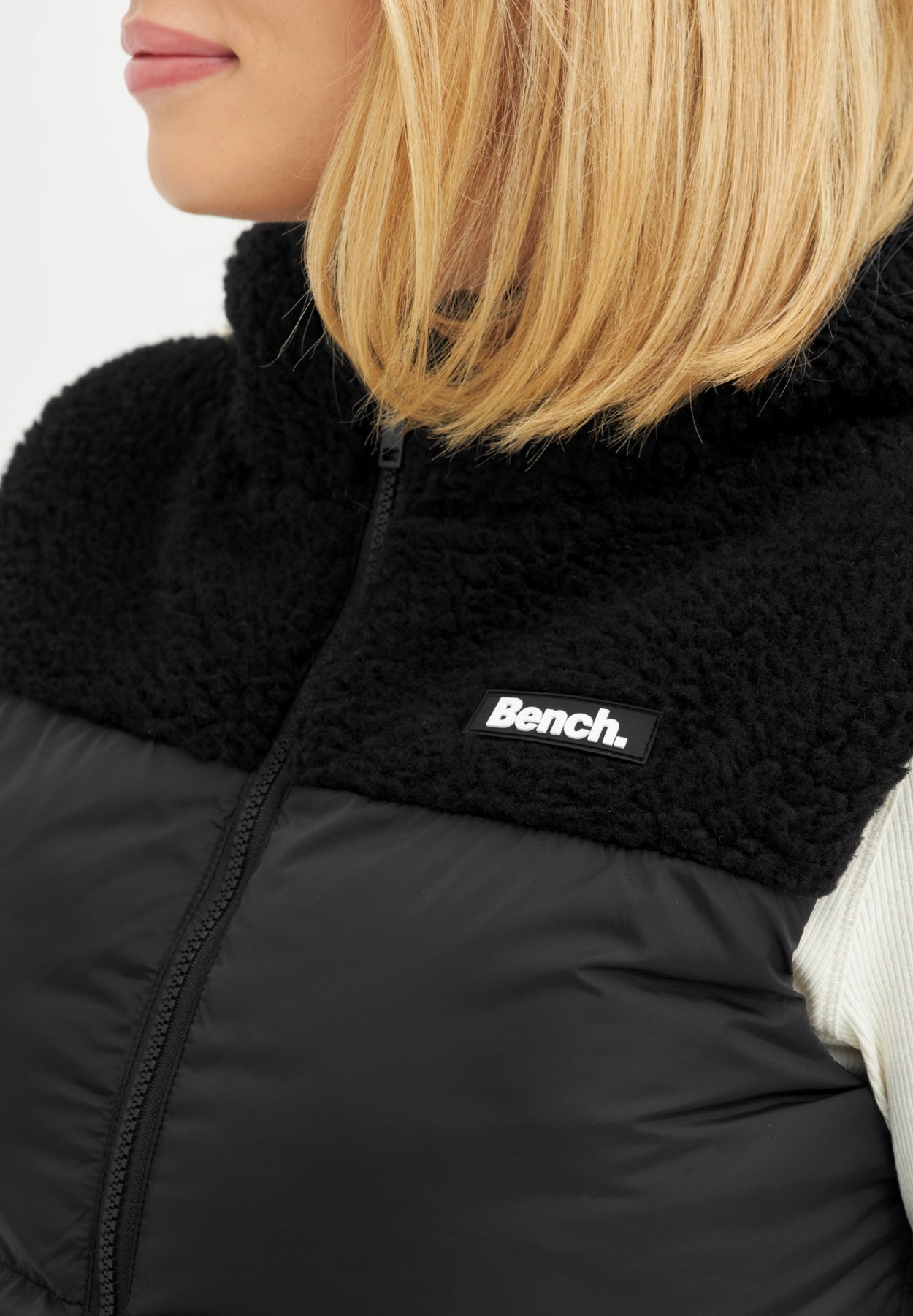 bench-presley-sherpa-weste-damen-schwarz-teddyfleece image 4