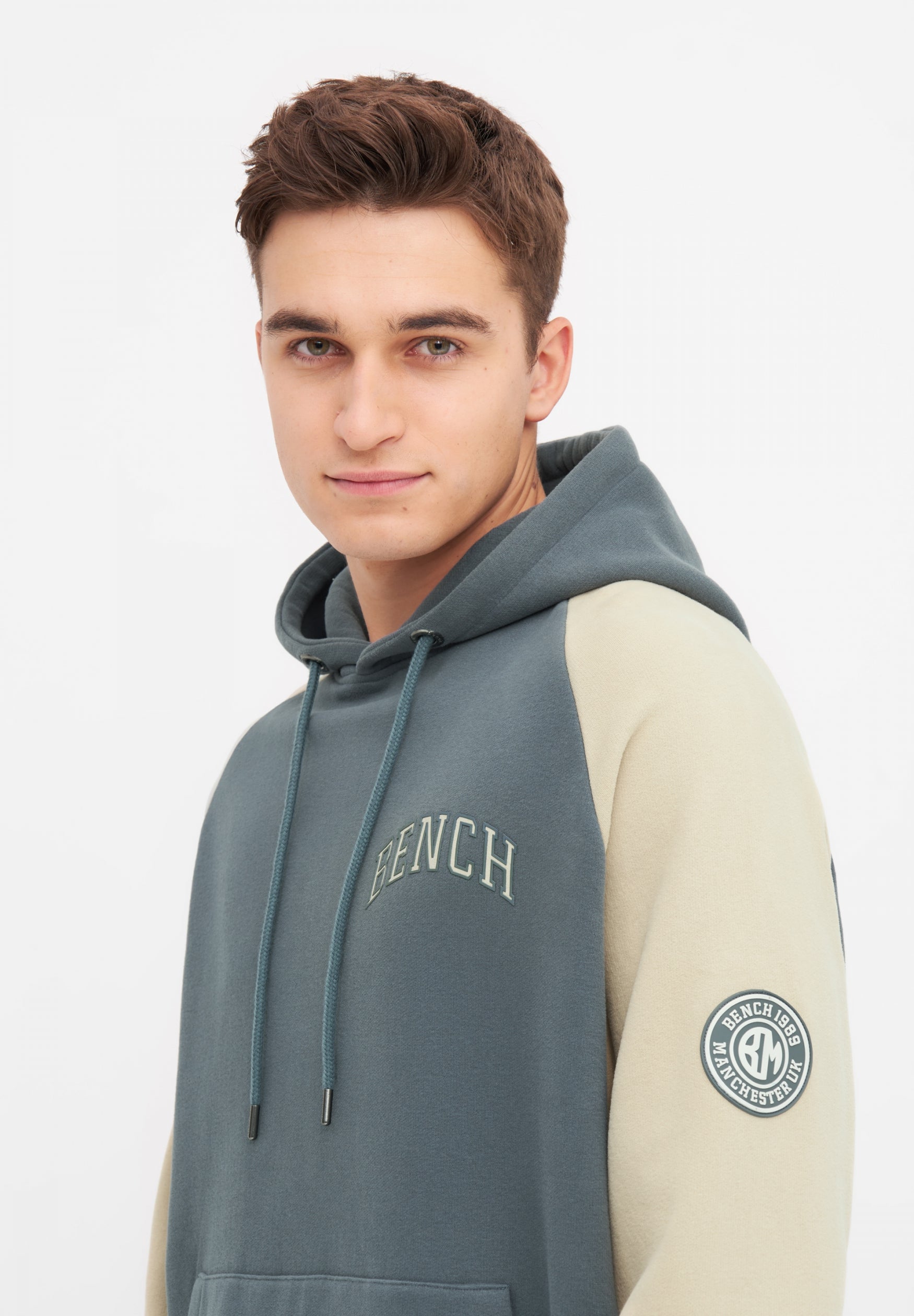 bench-varberg-hoodie-herren-dark-slate-k-ngurutasche image 4