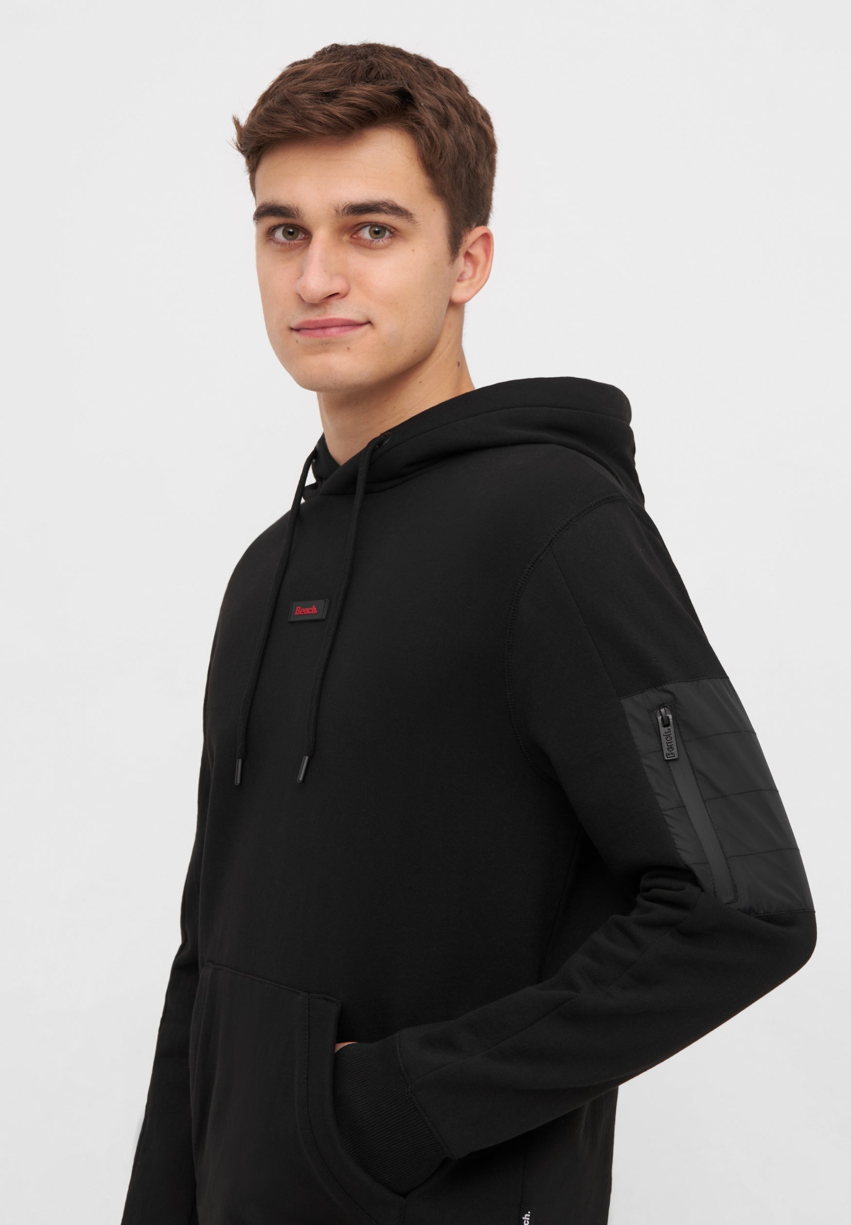 bench-rudyard-hoodie-herren-schwarz-k-ngurutasche image 5