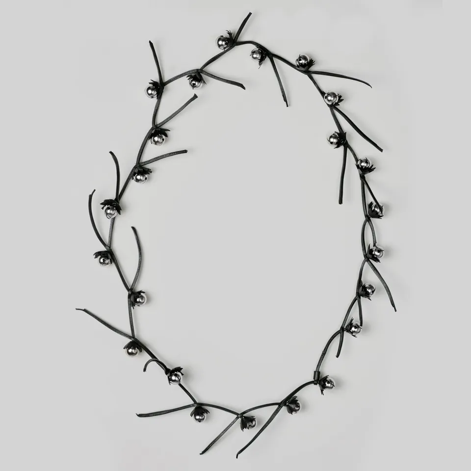 milk-of-lime-accessories-daisy-chain-necklace-kette-blumen image 1