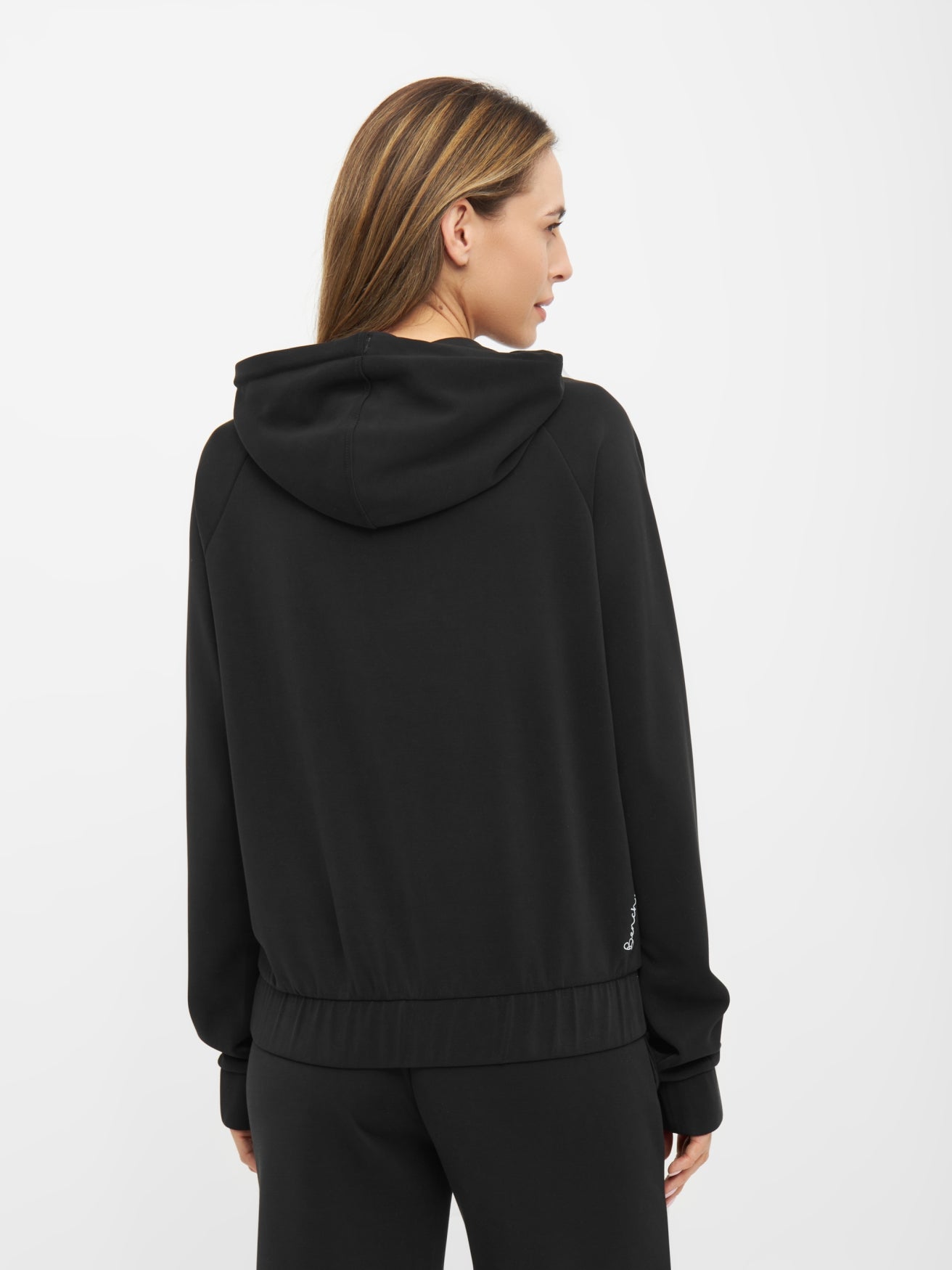 bench-spezia-damen-hoodie-schwarz-k-ngurutasche image 7