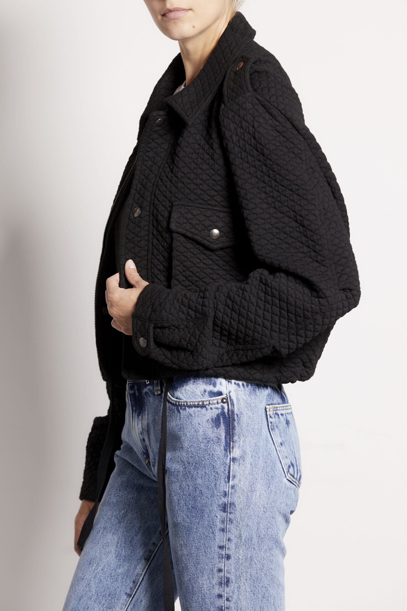 mariusz-przybylski-kurtka-kurze-jacke-schwarz-cropped image 4
