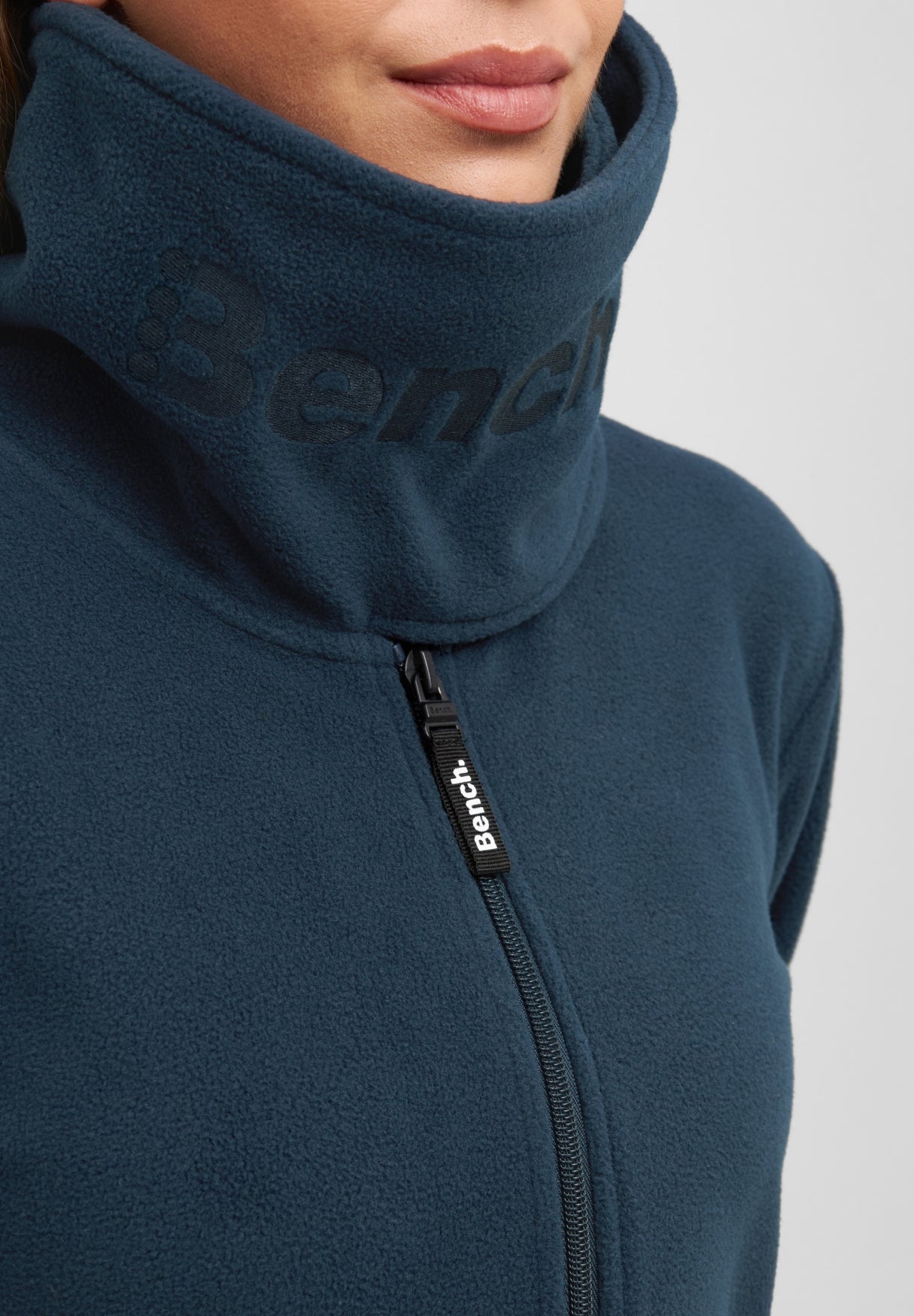 bench-jennae-fleecejacke-damen-navy-funnelneck-retro image 7