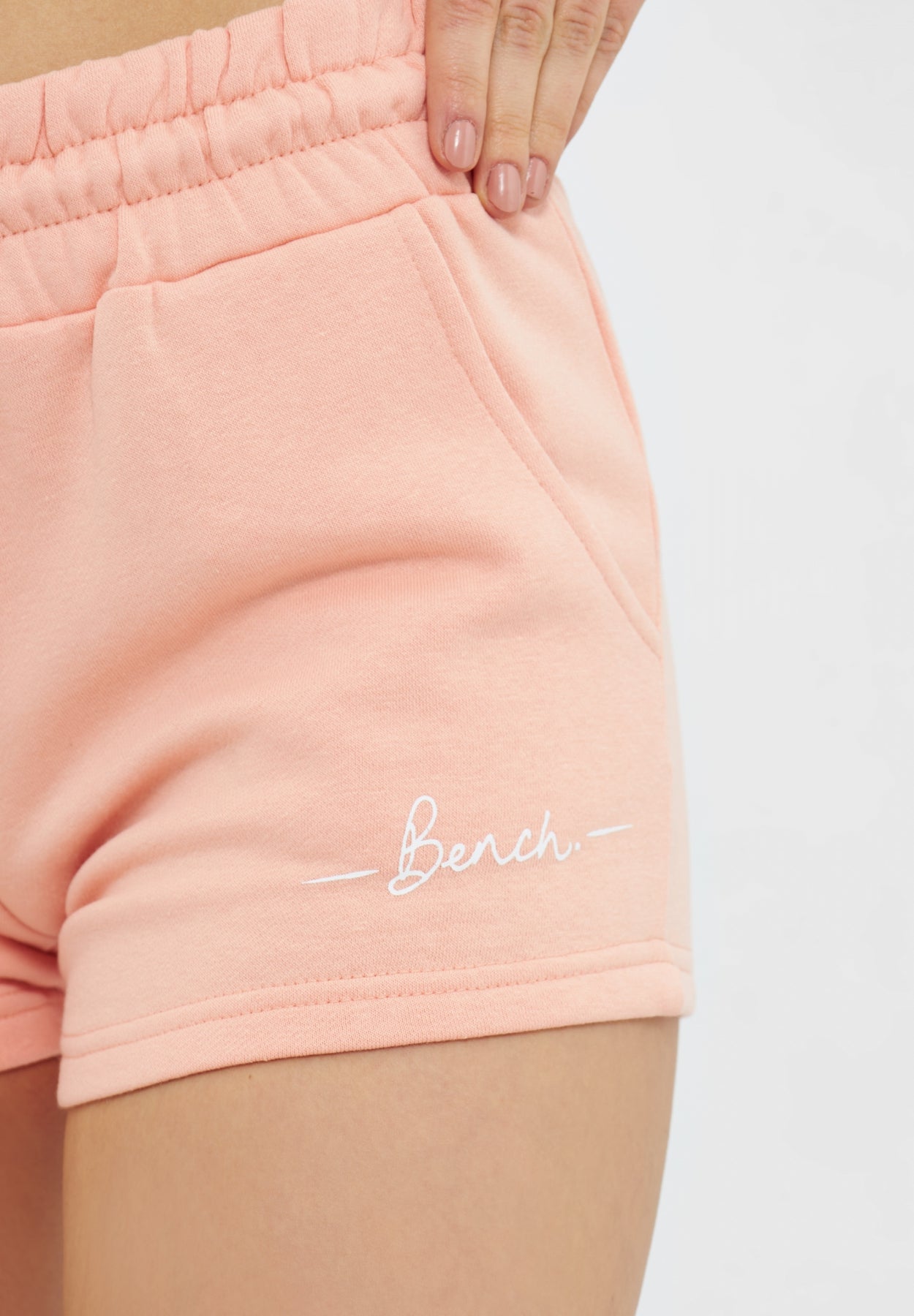 bench-nova-short-damen-butter-bio-baumwolle-seitentaschen image 8