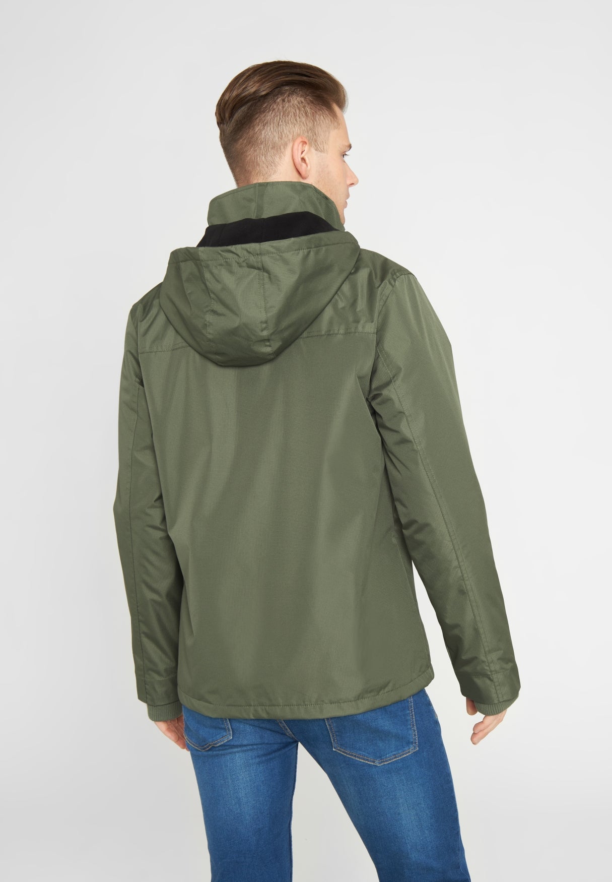 bench-hawn-herren-jacke-anorak-schwarz-mit-kapuze image 3