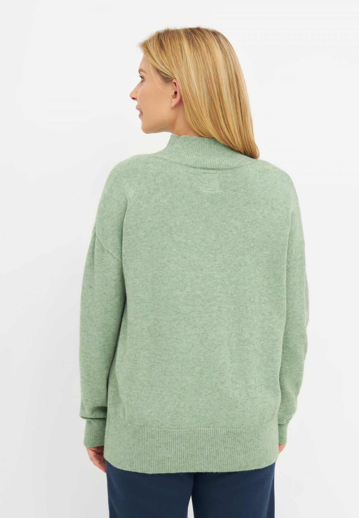 bench-hedda-pullover-damen-black-langarm image 4