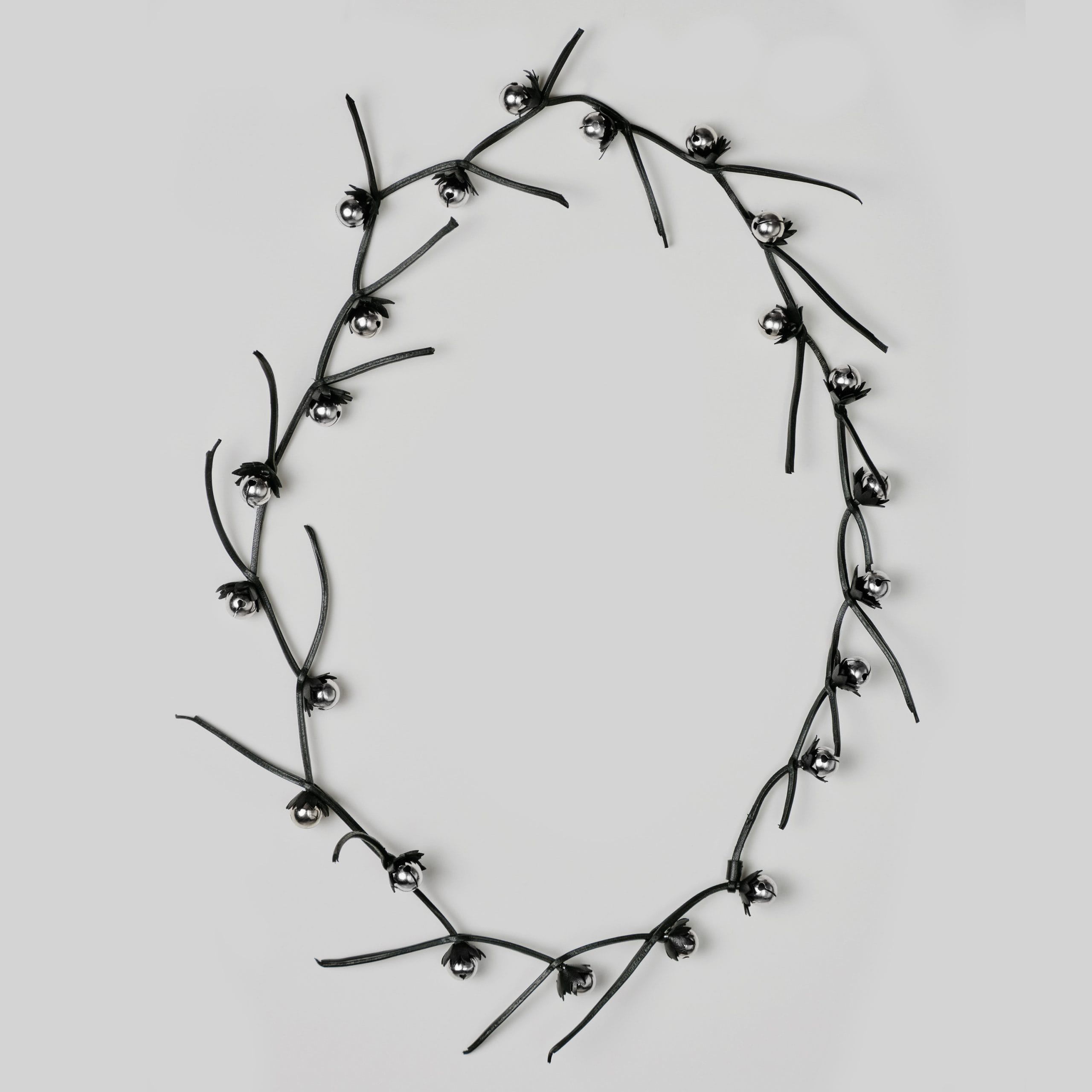 milk-of-lime-accessories-daisy-chain-necklace-kette-blumen image 1