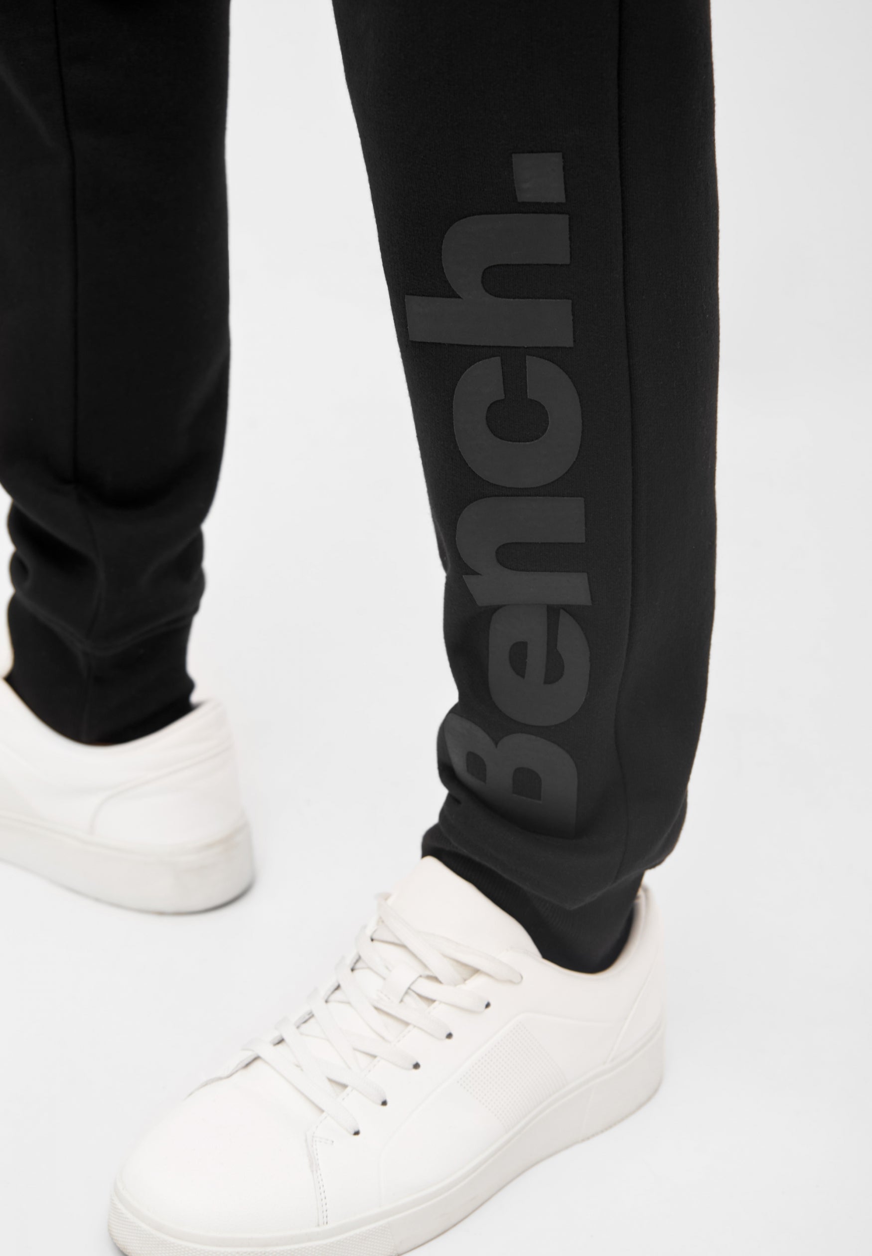 bench-paxton-jogginghose-herren-black-slim-fit image 4