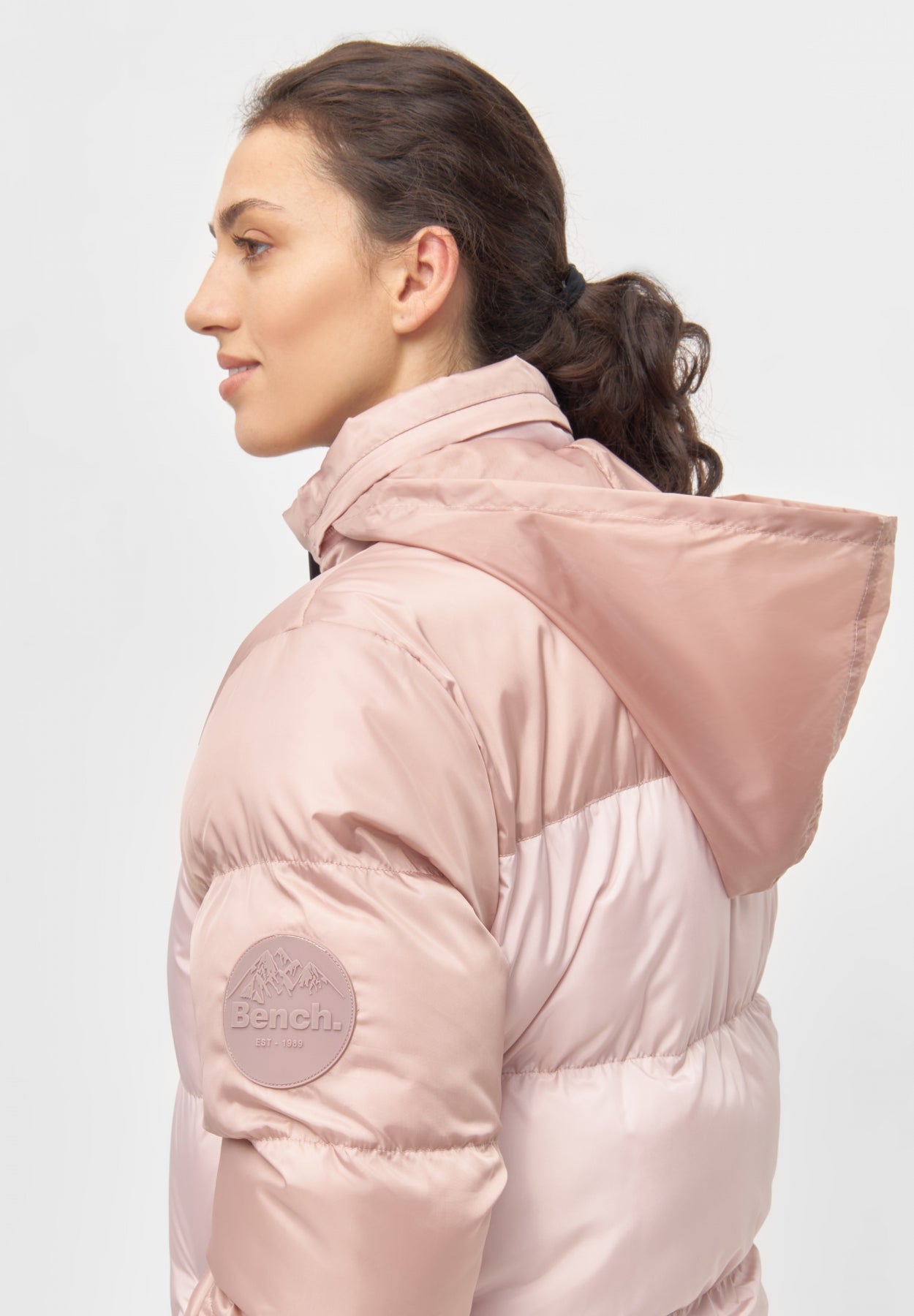 bench-phyllis-puffer-jacke-damen-dusty-pink-lang-mit-kapuze image 4