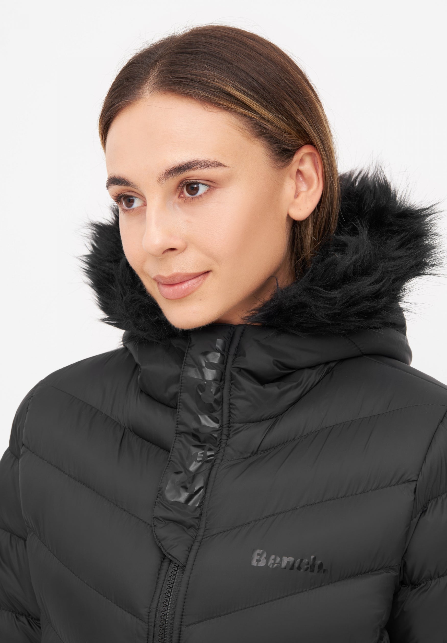 bench-inken-pufferjacke-damen-schwarz-mit-fellkapuze image 4
